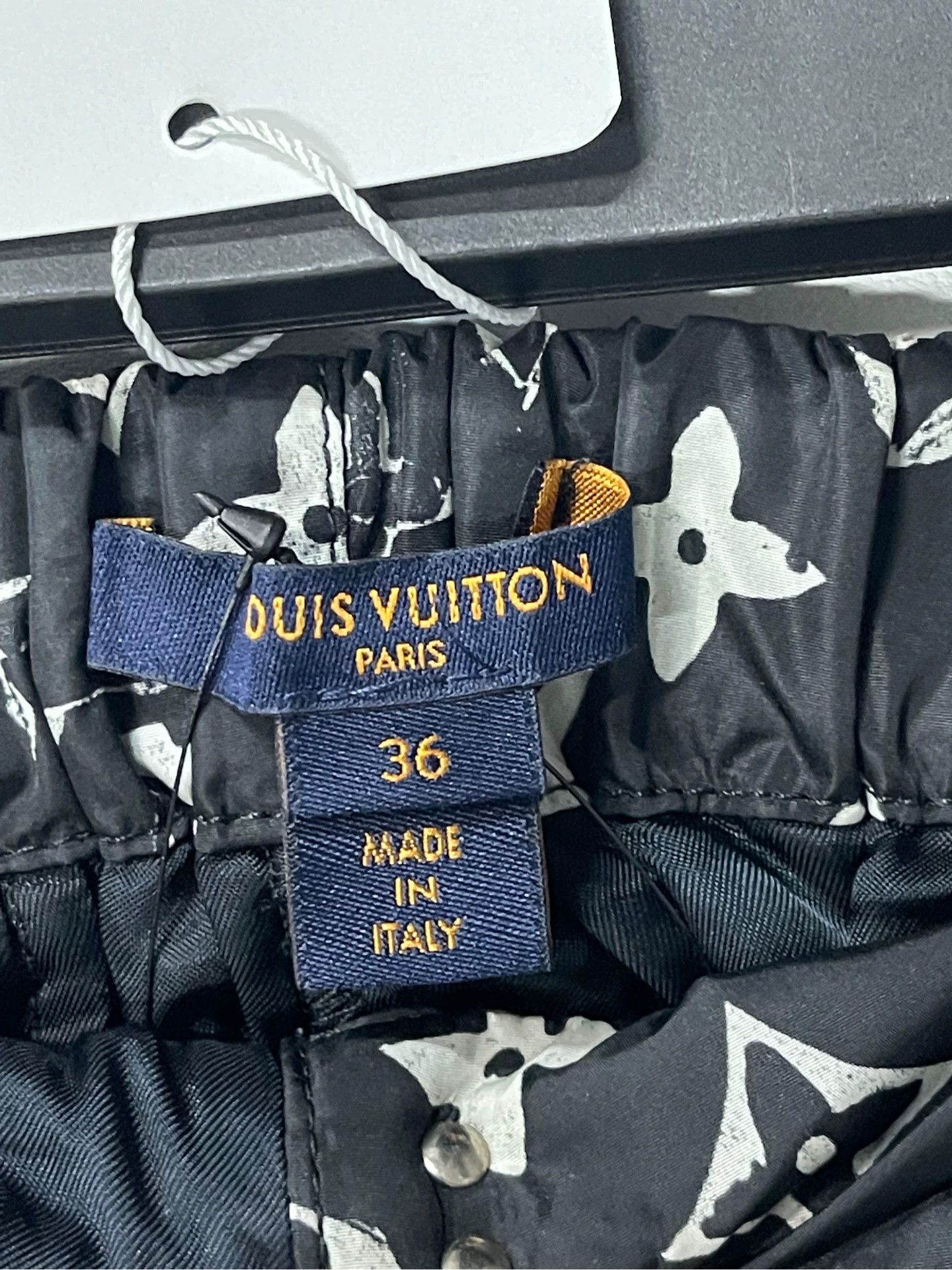 Louis Vuitton lv monogram short 36 Size 26" / US 2 / IT 38 - 6 Thumbnail