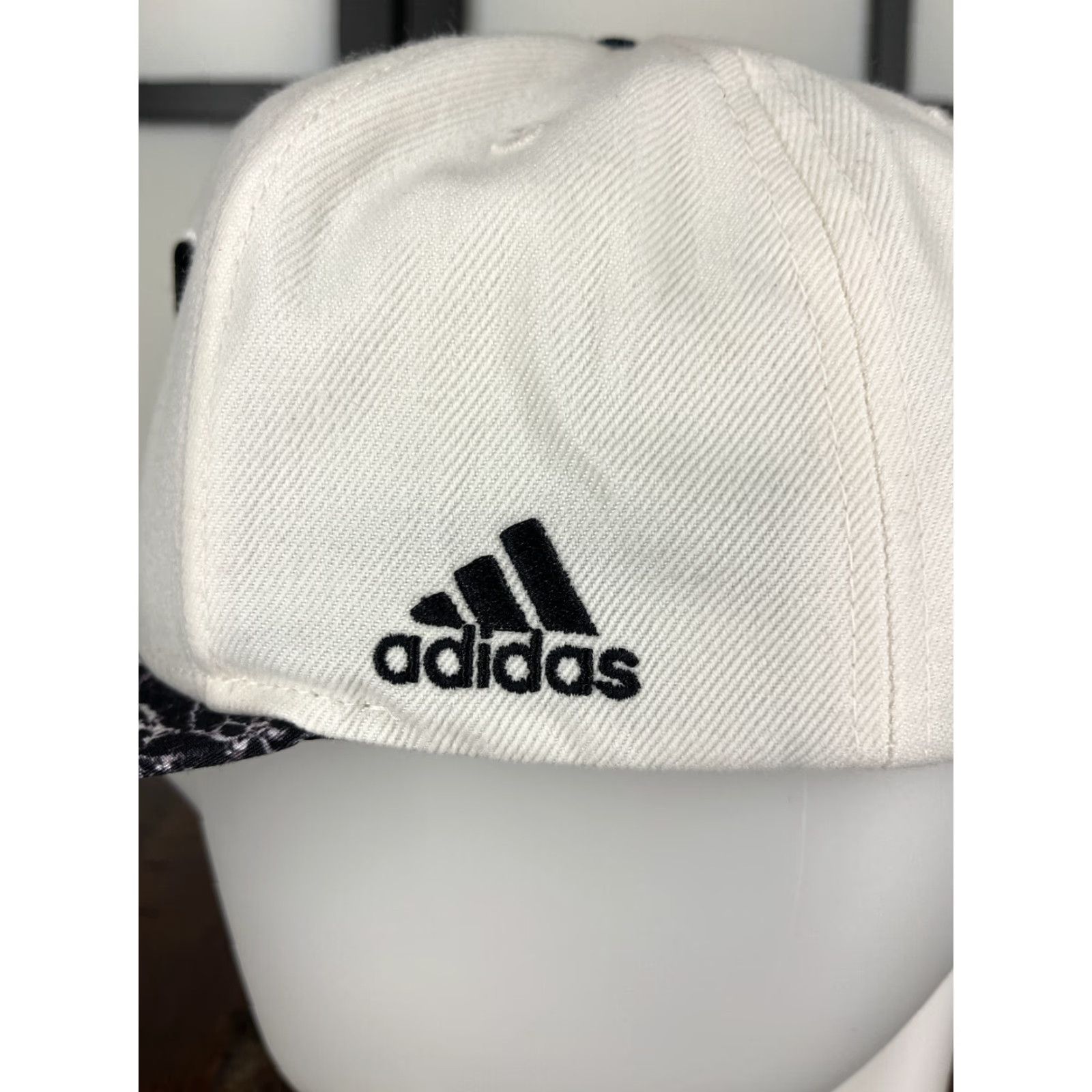 Adidas VINTAGE Adidas Cleveland Cavaliers Hat Cap Snap Back Adult One Size White Wool Blend Acrylic Twill Logo Adjustable Men Hats Men Size ONE SIZE - 5 Thumbnail