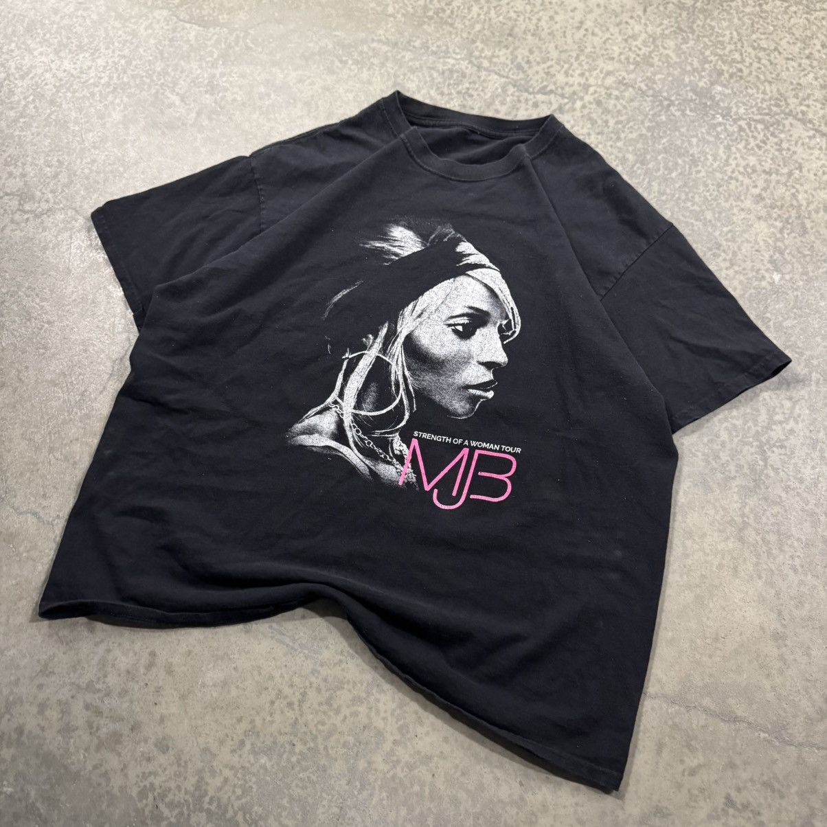 Band Tees Vintage Mary J. Blige Strength Of A Woman Tour Tee Black Size US L / EU 52-54 / 3 - 2 Thumbnail