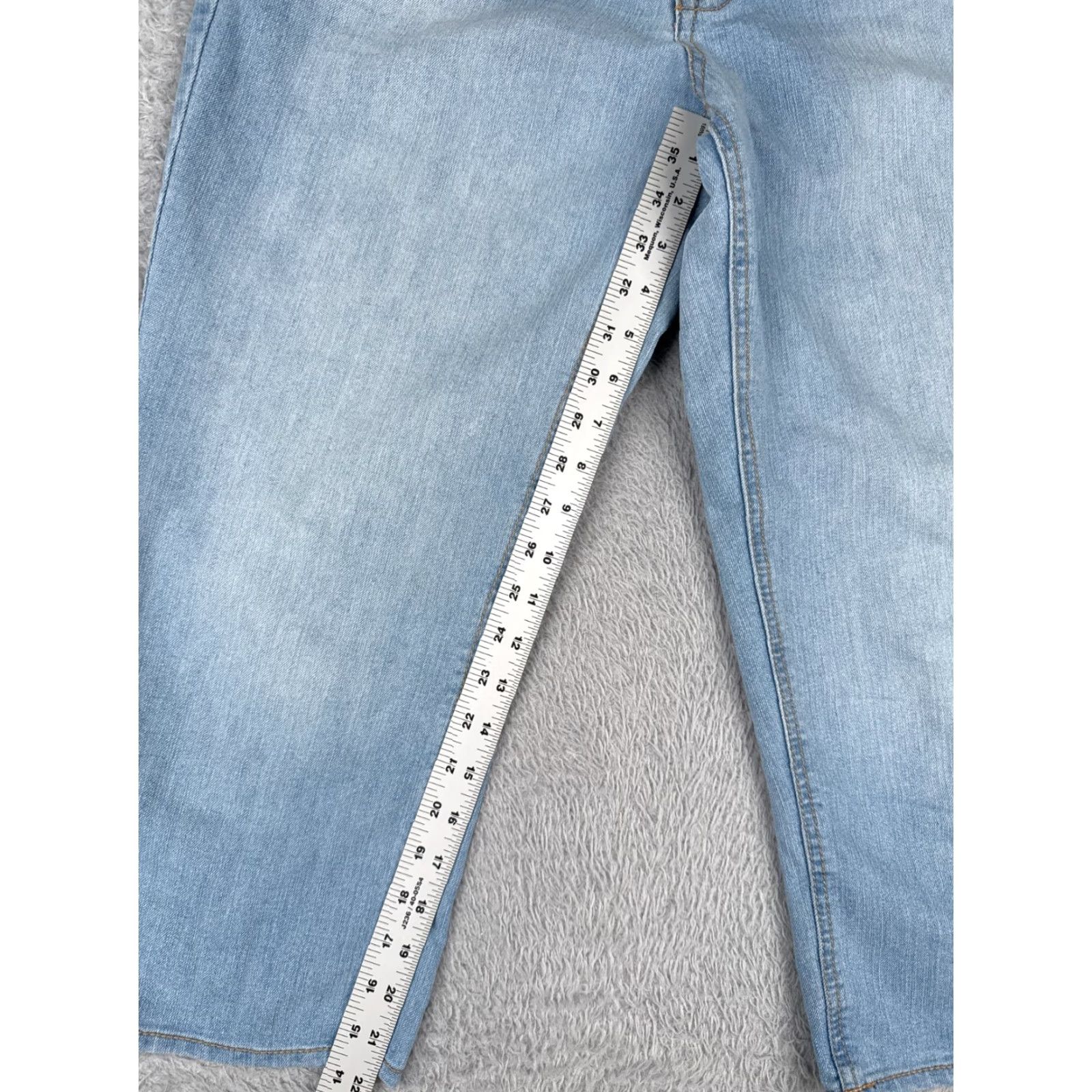 Faded Glory Faded Glory Women's Capris Pants 12 Blue Denim Crop Mid Rise Casual Comfortable Cotton Blend Size 34" / US 12 / IT 48 - 7 Thumbnail