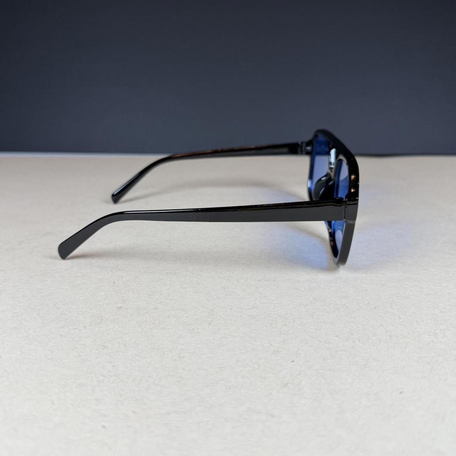 Other Brand new sunglasses with Retro aviator shape. Size ONE SIZE - 3 Thumbnail