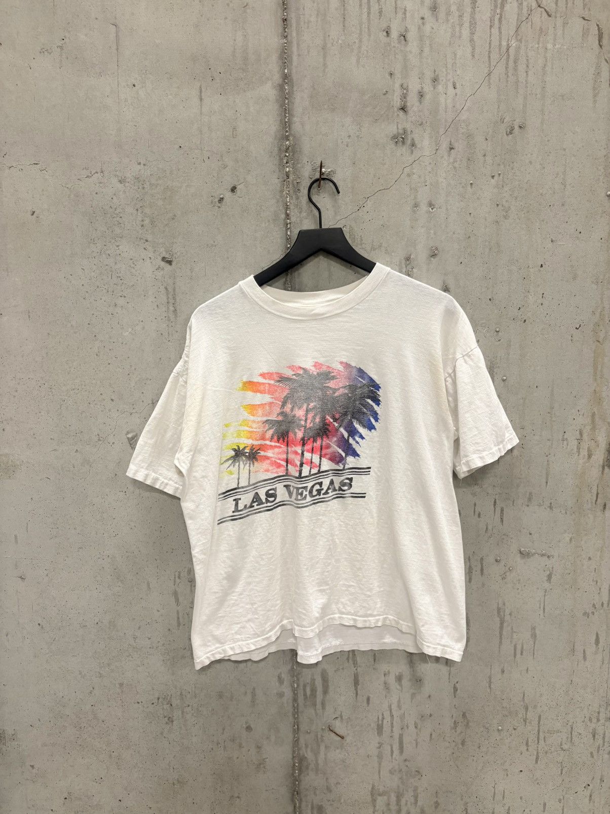 Vintage Vintage Las Vegas Shirt Faded Thrashed Grunge Boxy Band Size US L / EU 52-54 / 3 - 1 Thumbnail