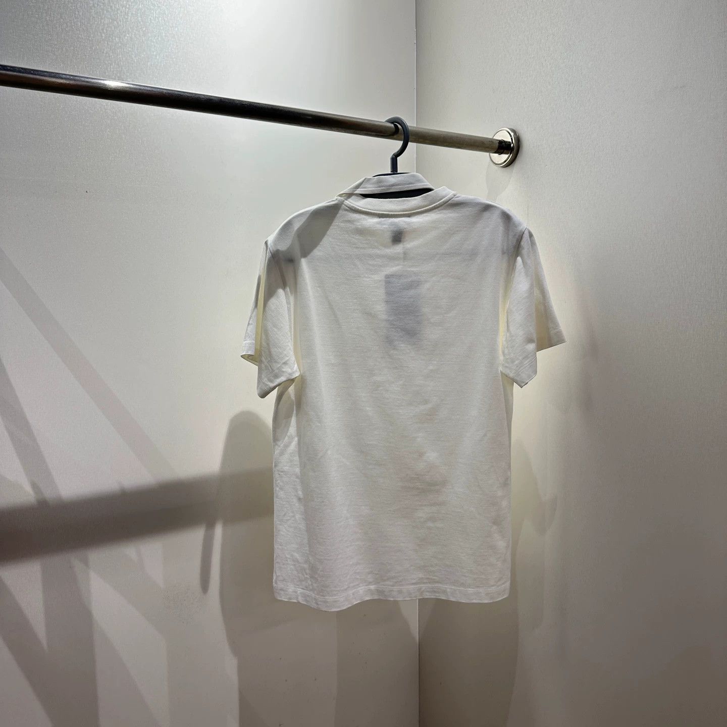 Louis Vuitton LV ribbon white short sleeve M cotton apr563 Size M / US 6-8 / IT 42-44 - 2 Thumbnail