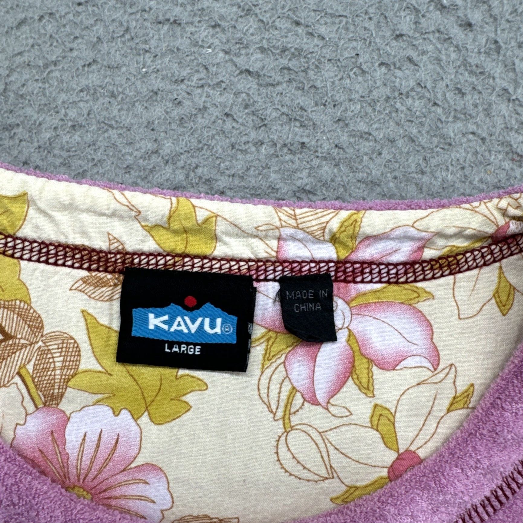 KAVU Kavu Pink Pullover Sweatshirt Zip Pocket Women Large Pullover Sweatshirt Dolman Sleeve Crew Neck Fleece 100% Polyester Casual Travel Logo Womens Size L / US 10 / IT 46 - 4 Thumbnail