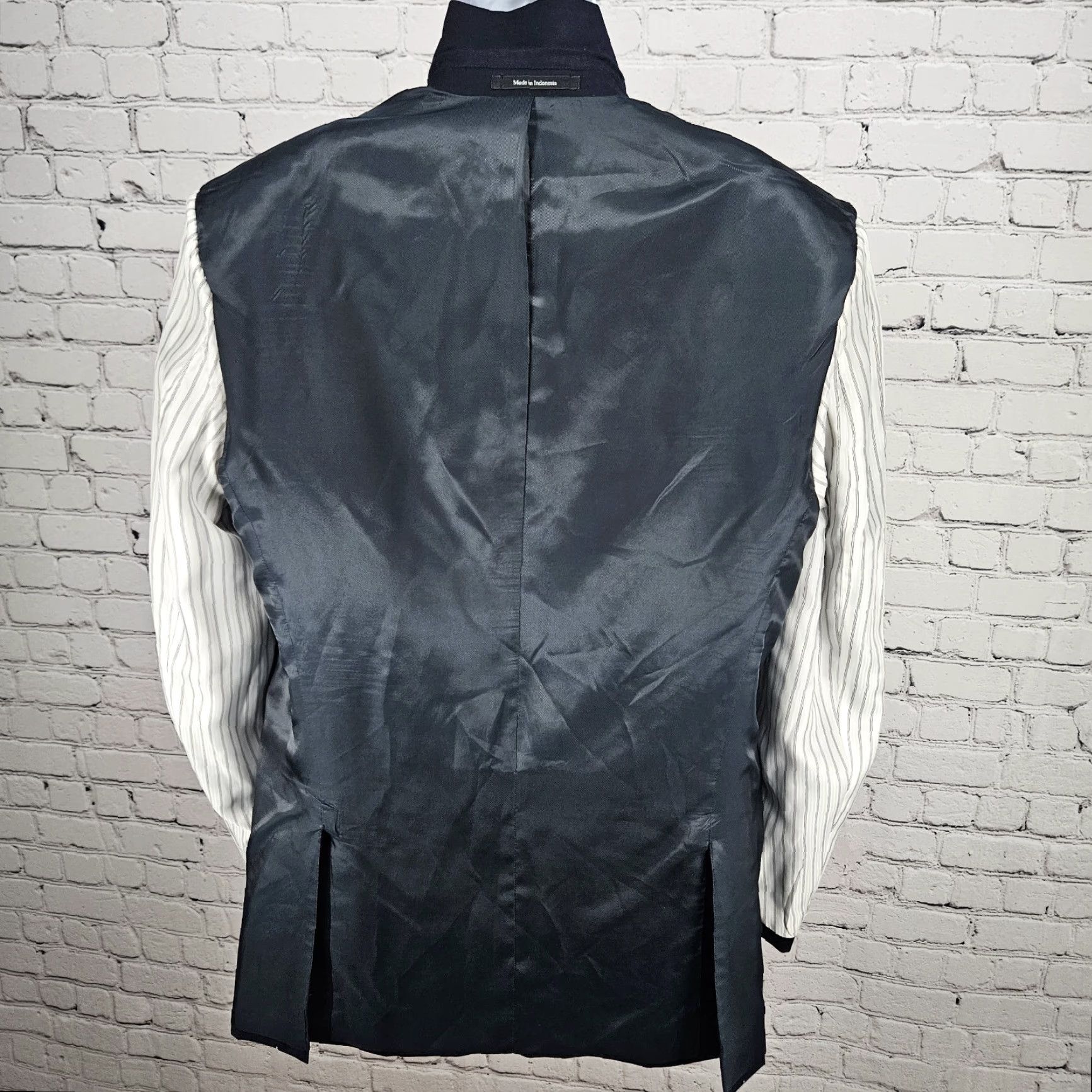 Pronto Uomo VINTAGE Pronto Uomo Blazer Sport Coat Navy 100% Wool 2 Button Double Vented Notch 42L Mens Jacket Men Size 42R - 6 Thumbnail