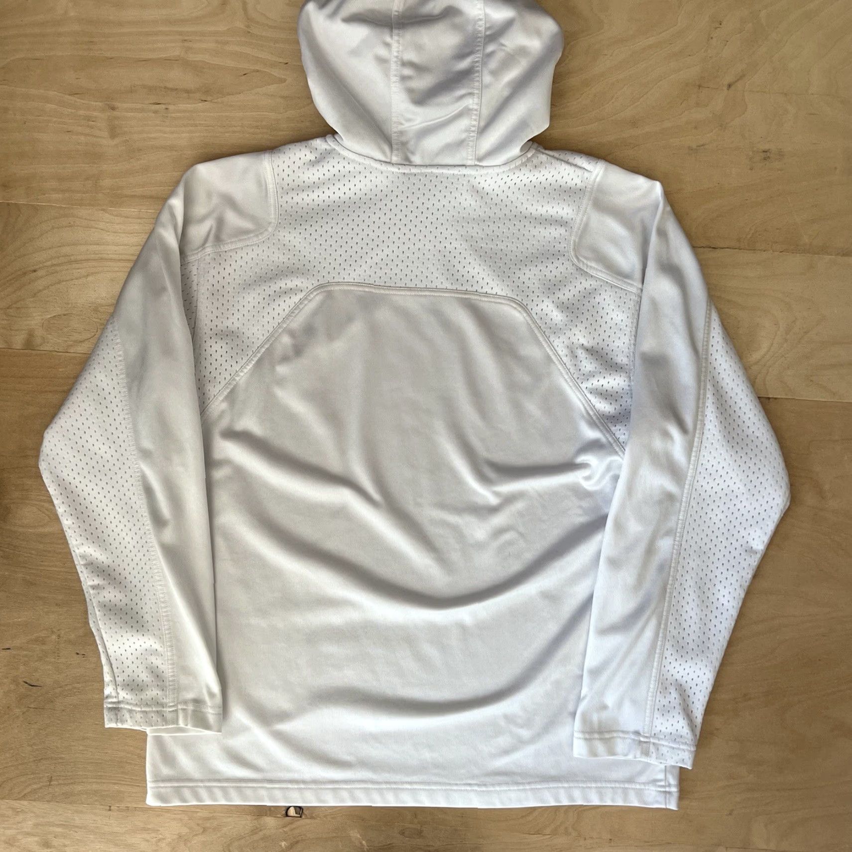 Nike VINTAGE Nike Michael Vick Hoodie L White 90s Sportswear Pullover Swoosh Nike Sportswear Logo Embroidered Men Size US L / EU 52-54 / 3 - 6 Thumbnail