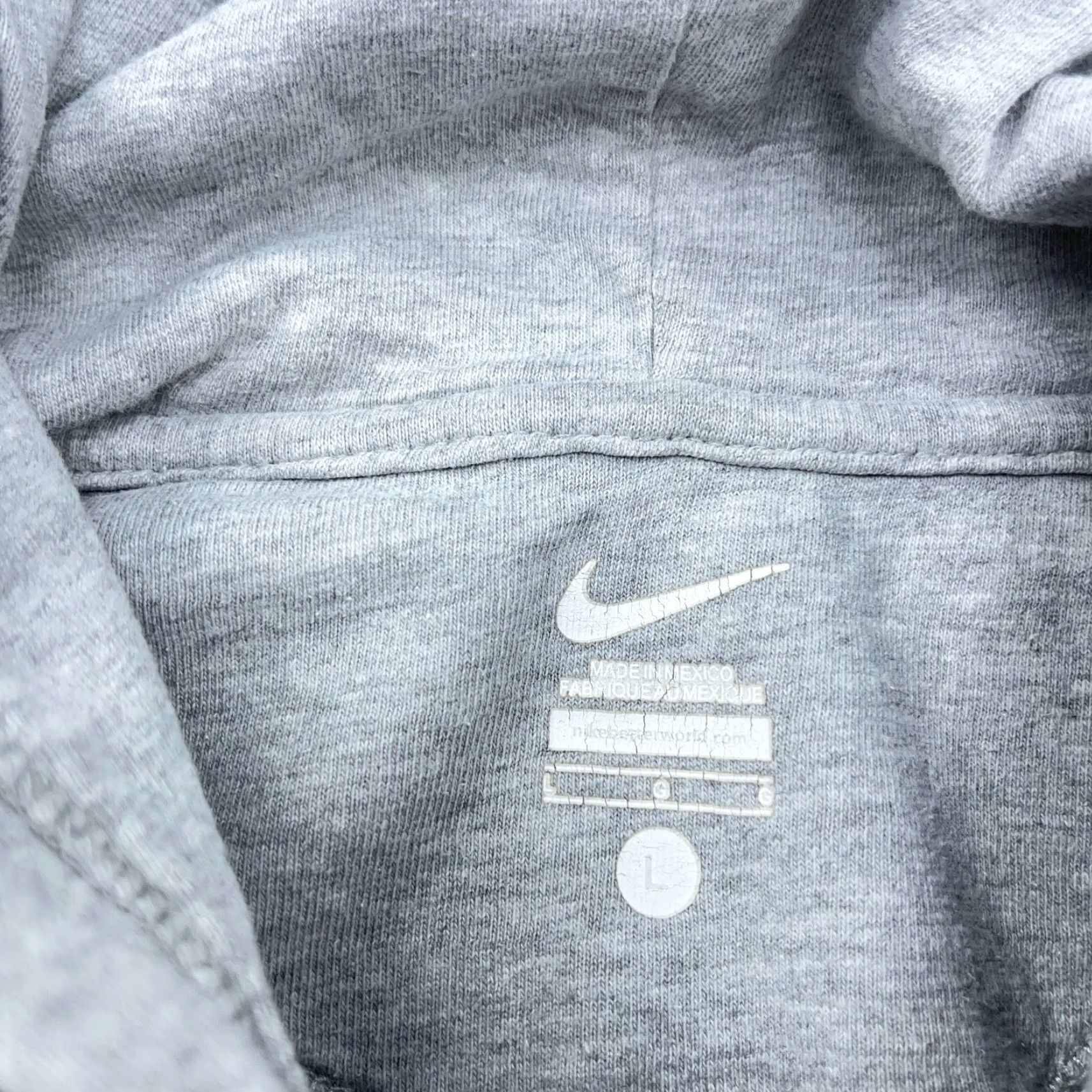 Nike VINTAGE Nike Hoodie Men XL Gray White Logo Swoosh 90s Grunge Retro Pullover Sweatshirt Size US XL / EU 56 / 4 - 4 Thumbnail