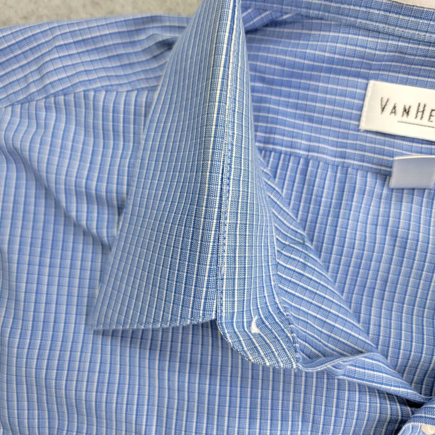 Van Heusen Van Heusen Shirt Mens XL Blue Broadcloth Button Front Wrinkle Free Regular Fit Size US XL / EU 56 / 4 - 2 Thumbnail
