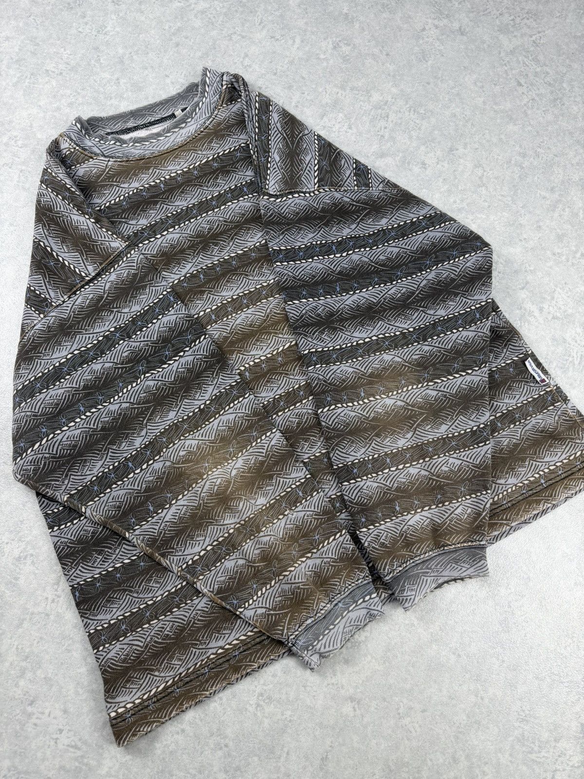 Quiksilver Quiksilver Vintage Surf Crewneck Sweatshirt Size L Size US L / EU 52-54 / 3 - 9 Thumbnail