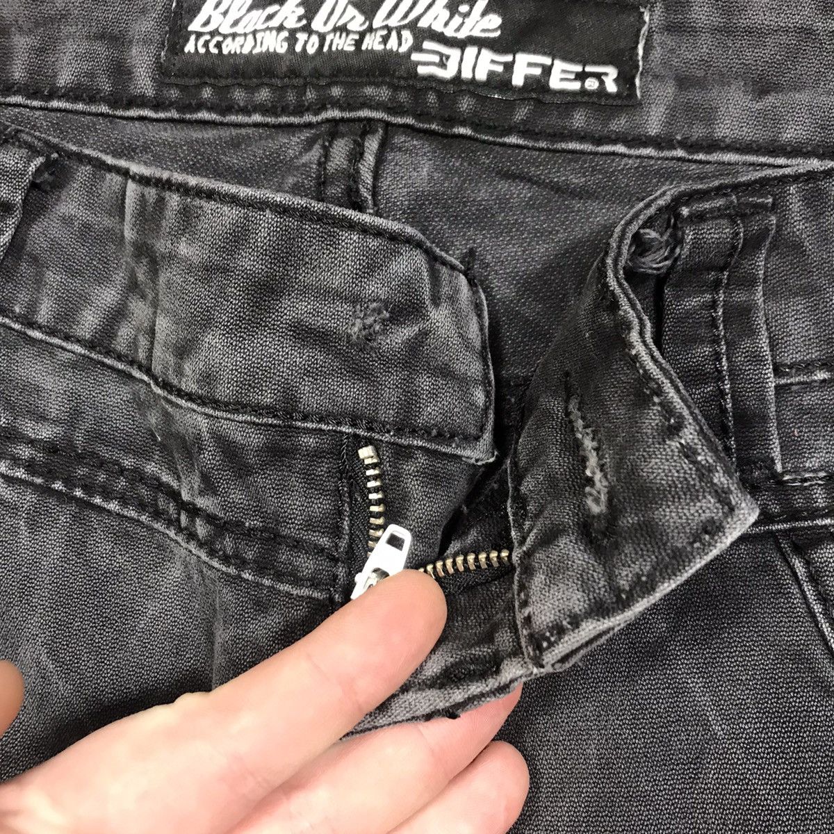 Vintage Vintage 90s Distressed Baggy Jeans Grunge Skate Aesthetic 34 Size US 34 / EU 50 - 3 Thumbnail