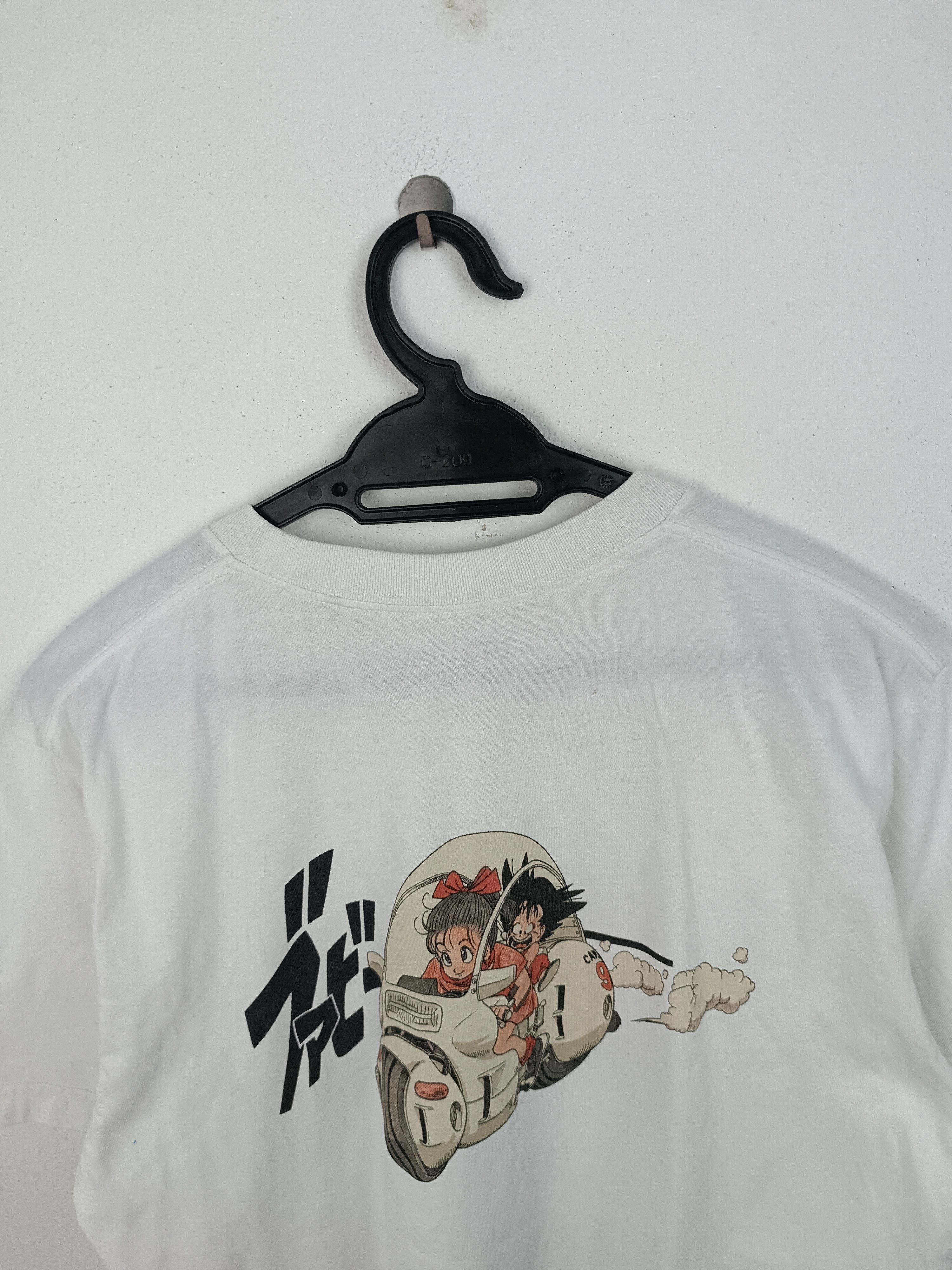 Anime VINTAGE DRAGON BALL GOKU BULMA ANIME TEE one piece bleach Size US M / EU 48-50 / 2 - 16 Thumbnail