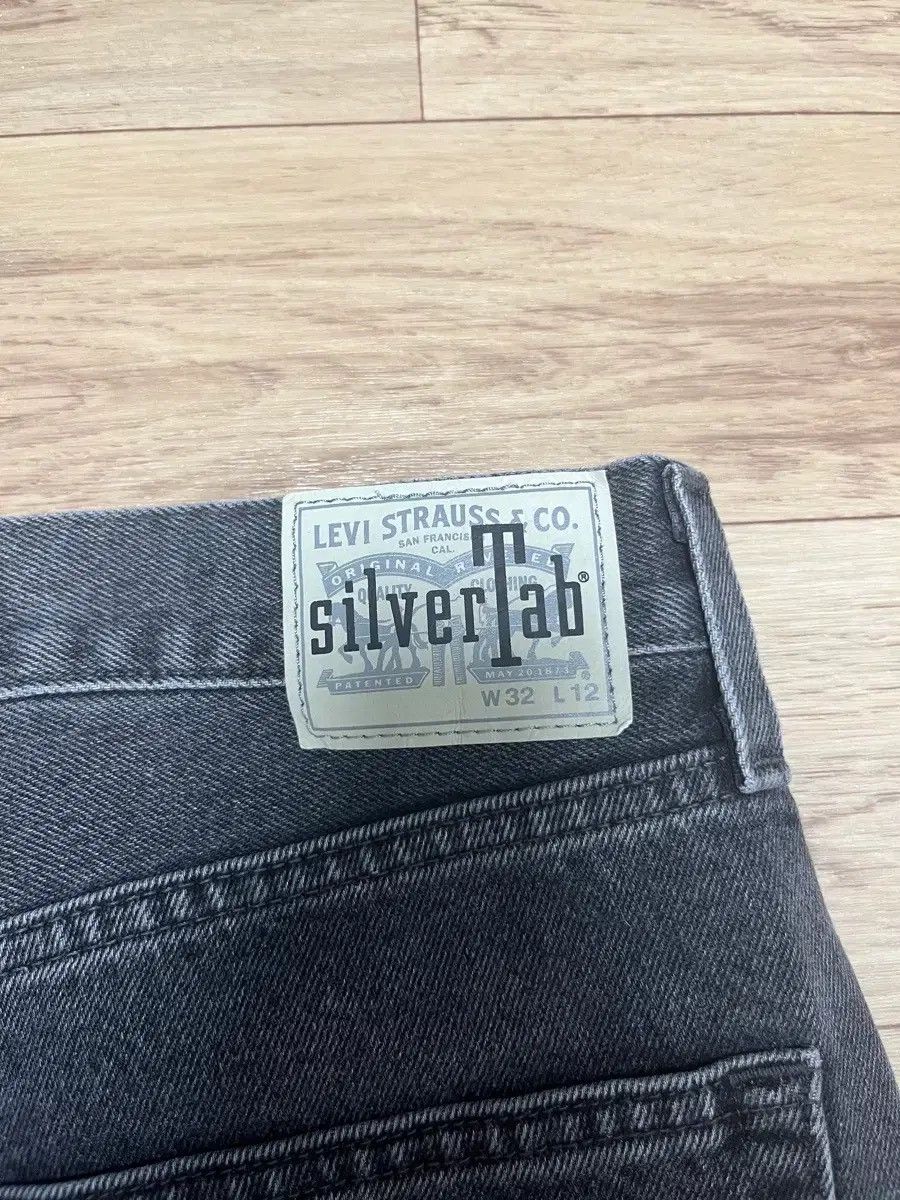 Levi's Levi’s silver tab loose shorts Size US 32 / EU 48 - 3 Thumbnail