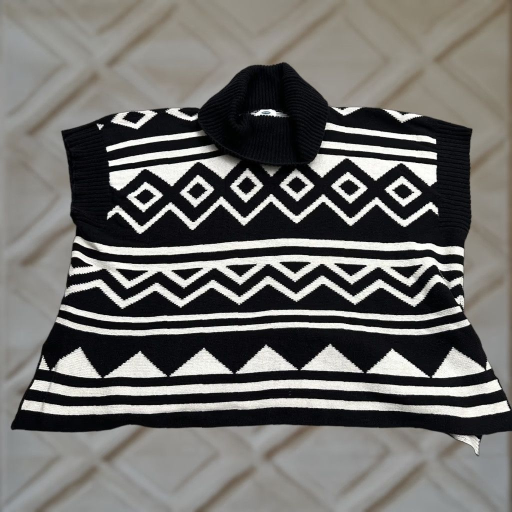 Old Navy Old Navy Sweater Shirt Poncho Sleeveless Cowl Neck Geometric Black White Women M-L Adult Regular Geometric Pattern 90s? (No, avoid adding decade) Size M / US 6-8 / IT 42-44 - 1 Thumbnail