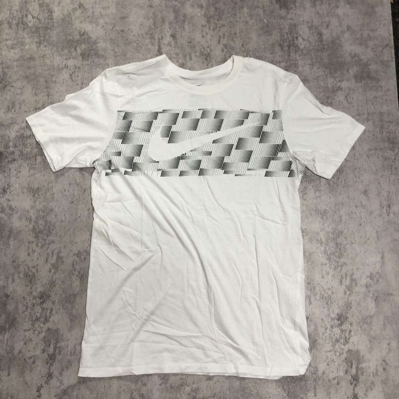 Nike Nike white and grey checkered tee #retro Size US M / EU 48-50 / 2 - 1 Thumbnail
