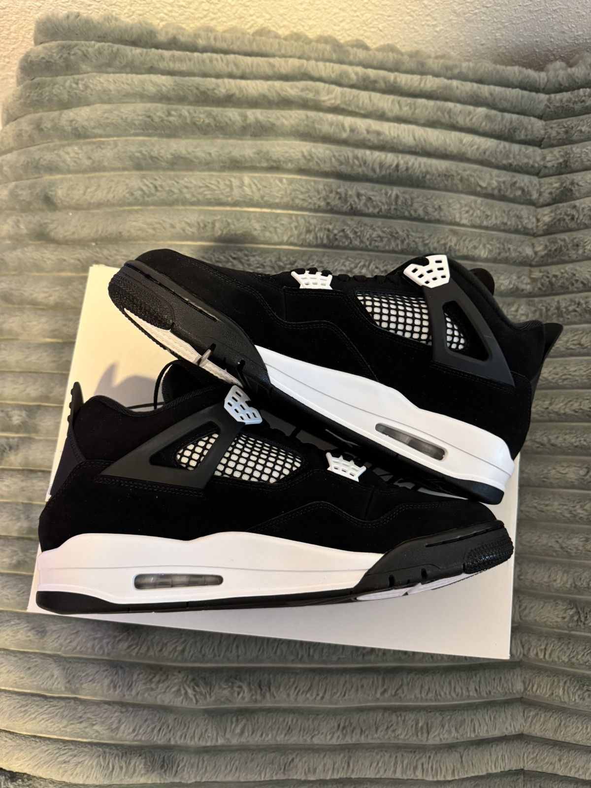Jordan Brand Jordan 4 White Thunder Size 12 DS OG All Size US 12 / EU 45 - 3 Thumbnail