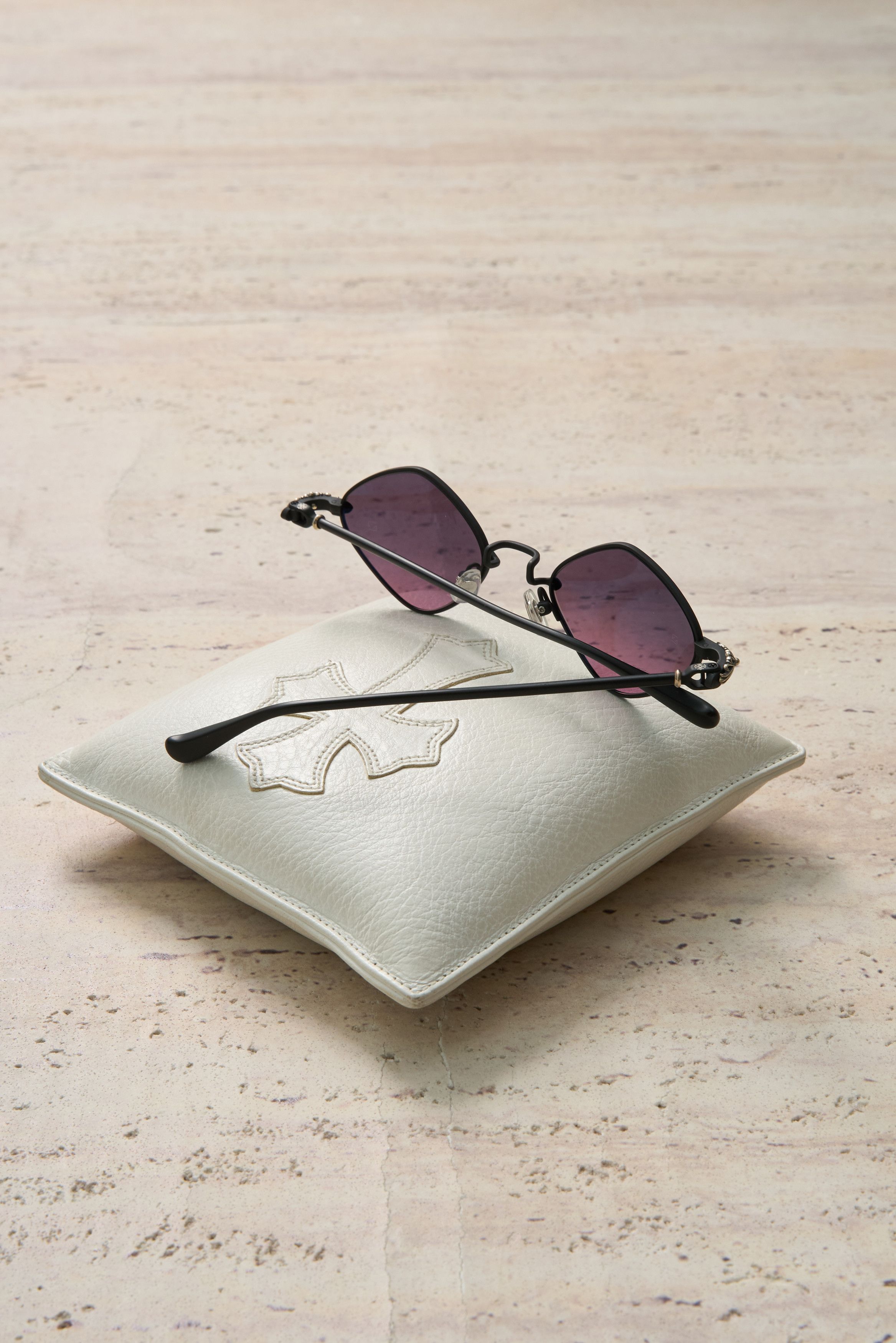 Chrome Hearts CHROME HEARTS DIAMOND DOG MBK/MBK/P SUNGLASSES Size ONE SIZE - 4 Thumbnail