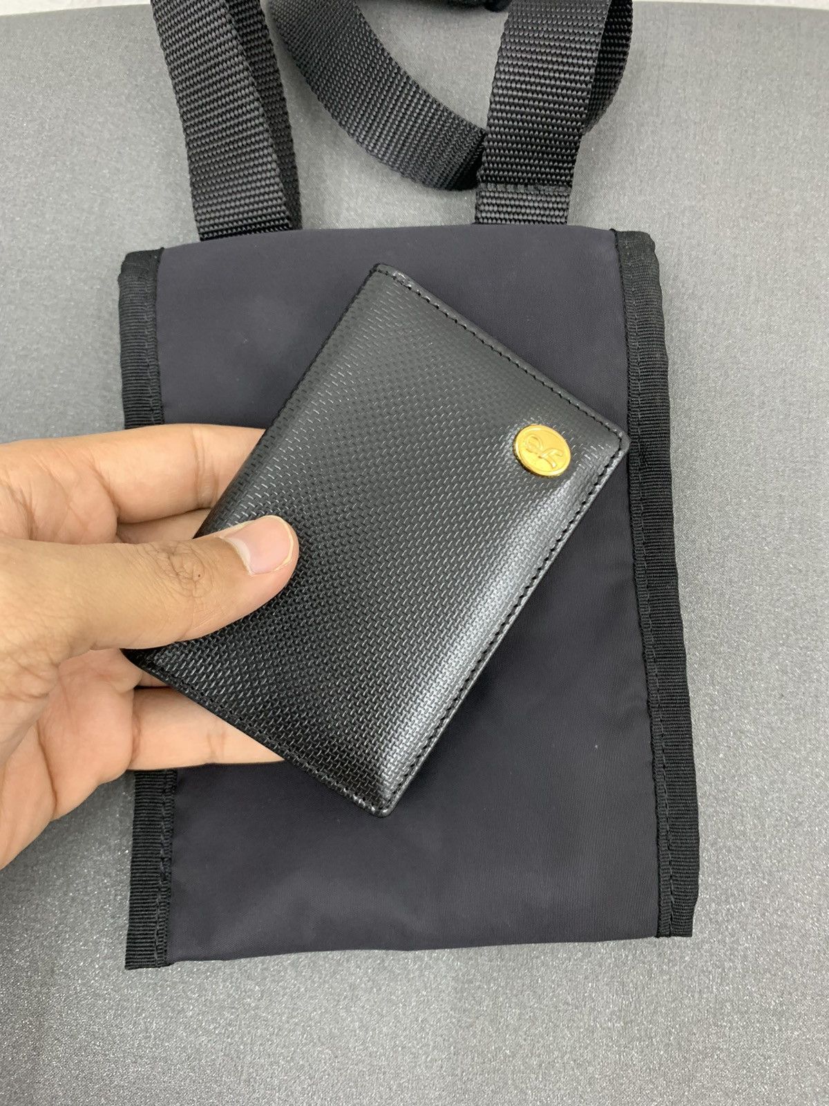 Japanese Brand Uniqlo Lemaire Nylon Sling Bag Neck Pouch sacoche Size ONE SIZE - 5 Thumbnail