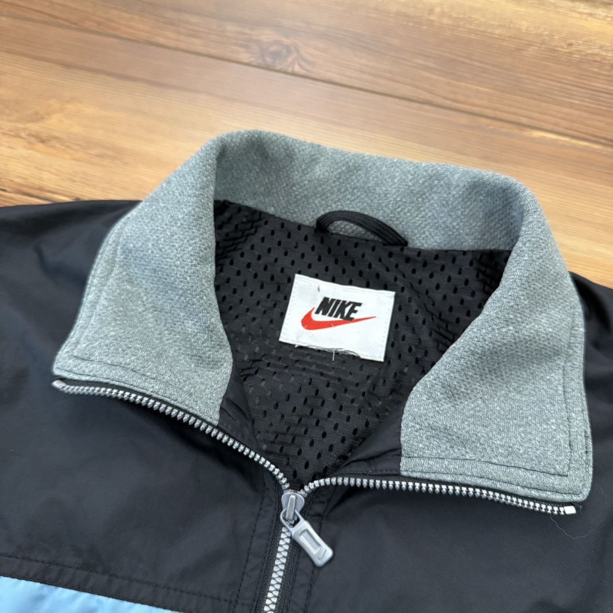 Nike Vintage Nike Center Swoosh Black Blue Windbreaker Jacket Size US M / EU 48-50 / 2 - 4 Thumbnail