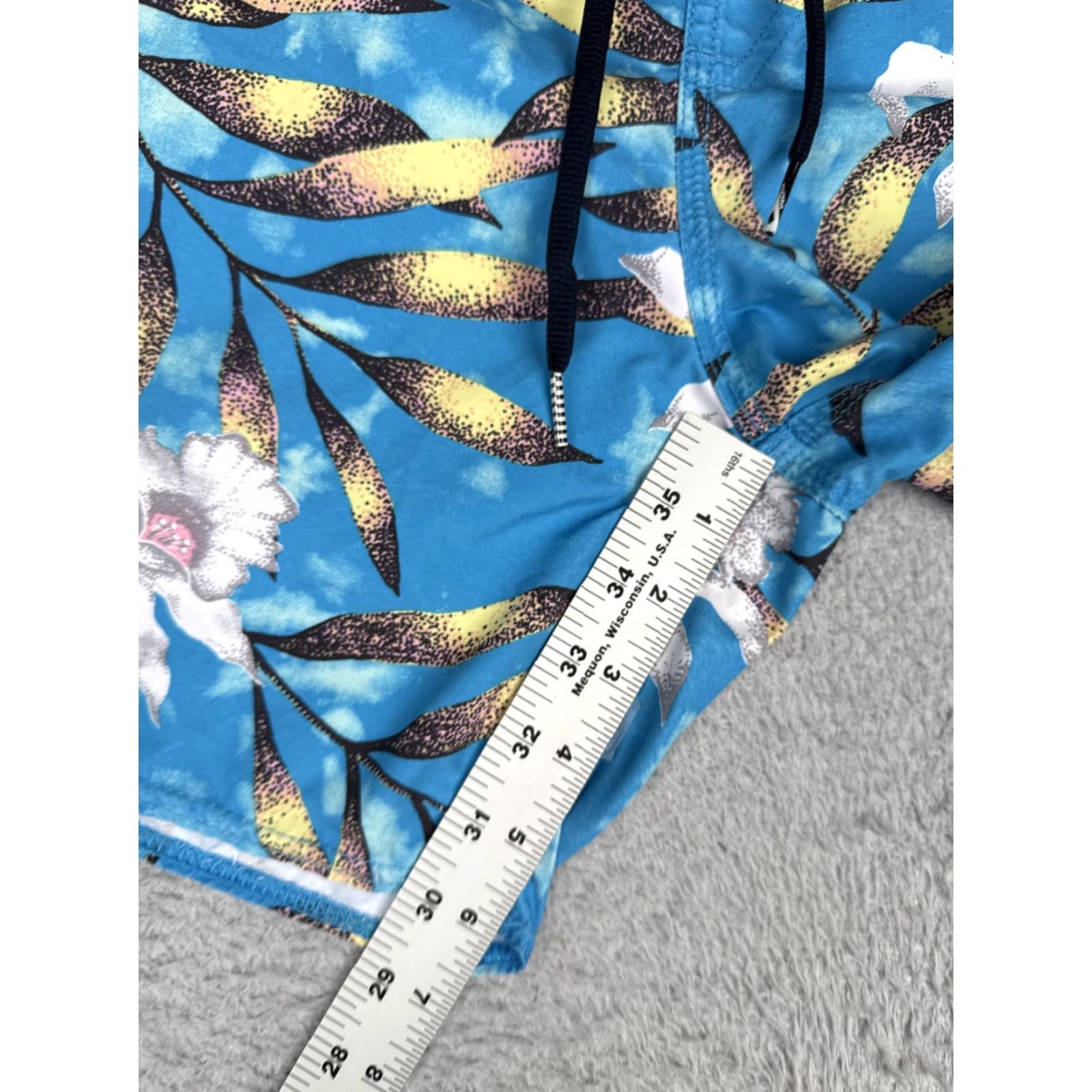Volcom Volcom Shorts Mens S Blue Floral 6 Inseam Quick Dry Beach Swim Gym Elastic Drawstring Pockets Tropical 90s? Size US 29 - 7 Thumbnail