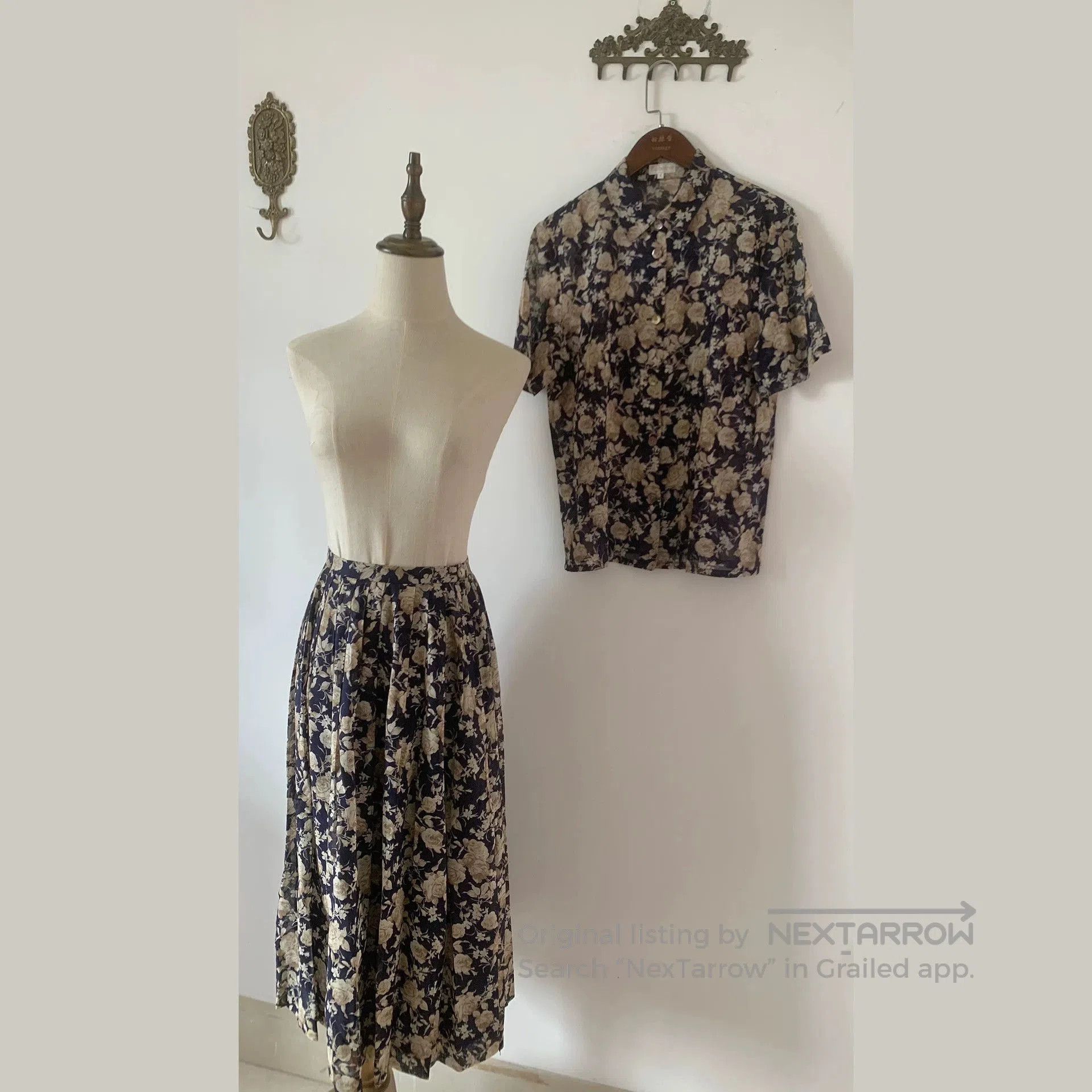 Burberry Burberry Vintage Rose Print Set. Size US 38 / EU 54 - 1 Thumbnail