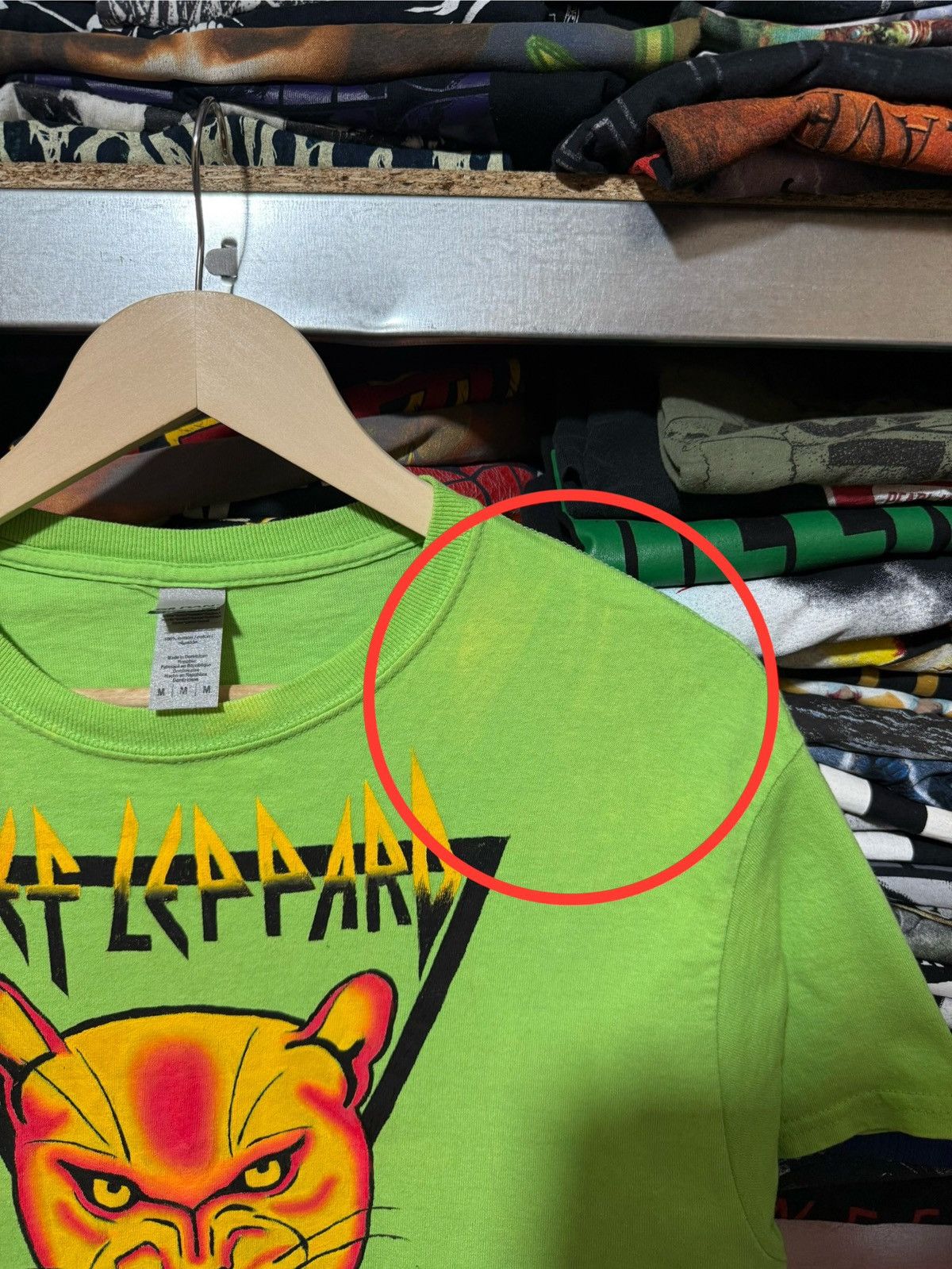 Band Tees × Def Leppard × Vintage Vintage Def Leppard 1975 Tiger Lgo Retro T-Shirt Y2K Hype Size US M / EU 48-50 / 2 - 5 Thumbnail