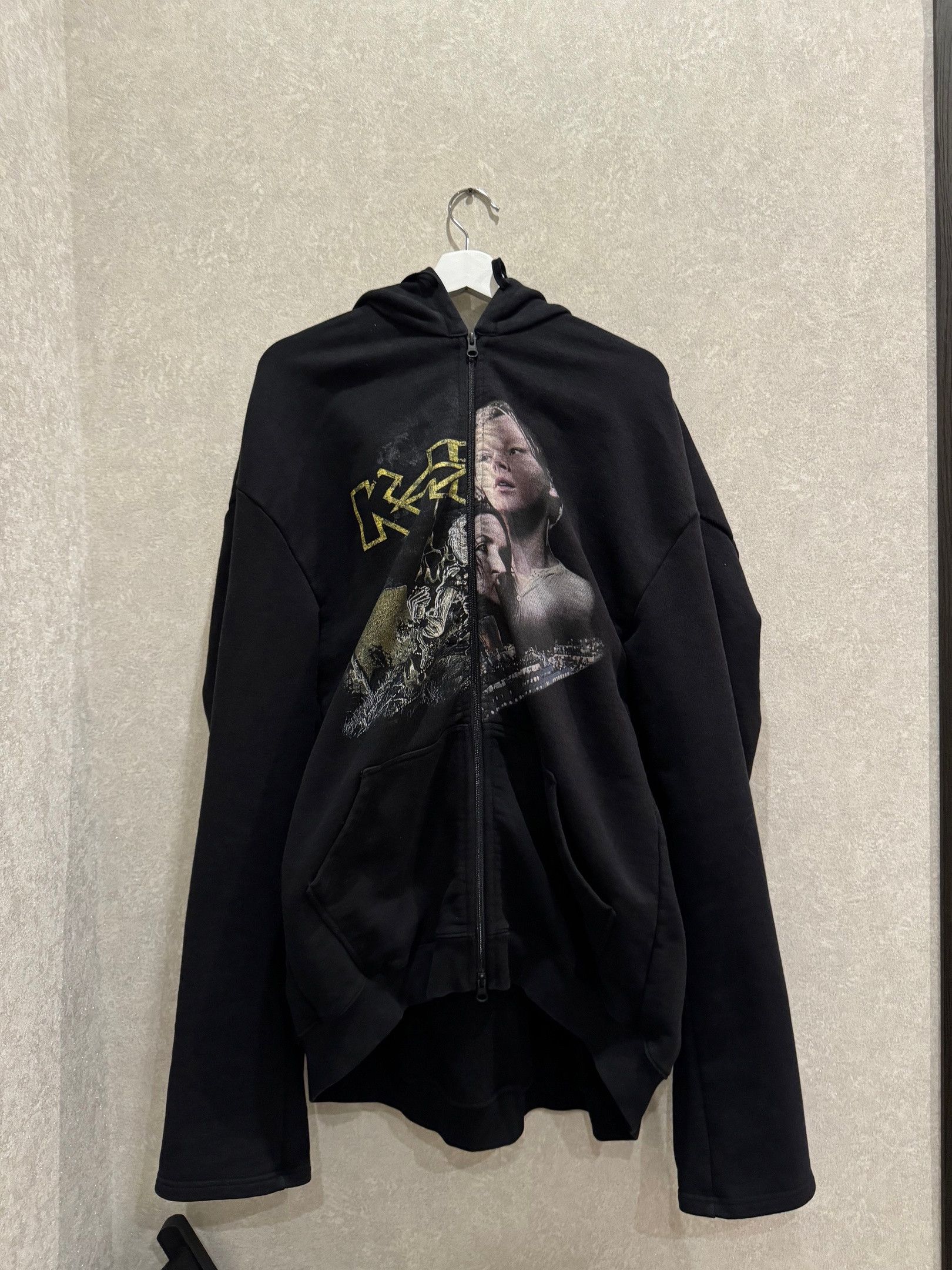 Vetements order Kiss / Titanic Hoodie