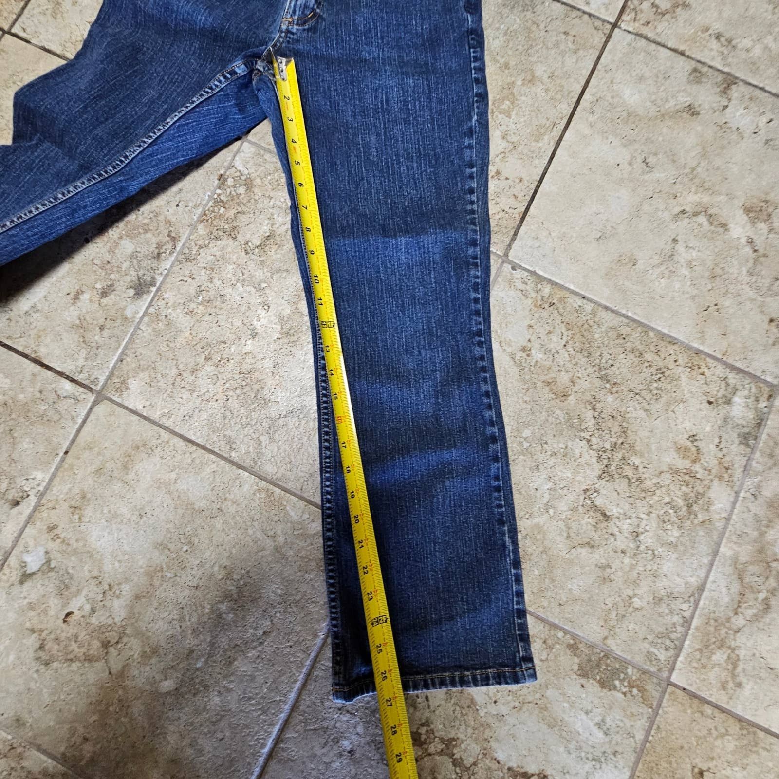 L.L. Bean L.L. Bean Womens Straight Jeans Size 10 Petite 27" inseam Size 32" / US 10 / IT 46 - 4 Thumbnail