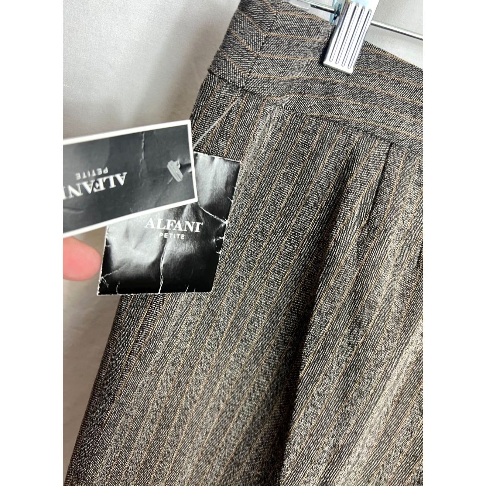 Alfani Alfani Sloane City Dress Pants Women Size 6 P Brown Pin Stripe 31" Inseam NEW WPL 806 Size 28" / US 6 / IT 42 - 3 Thumbnail