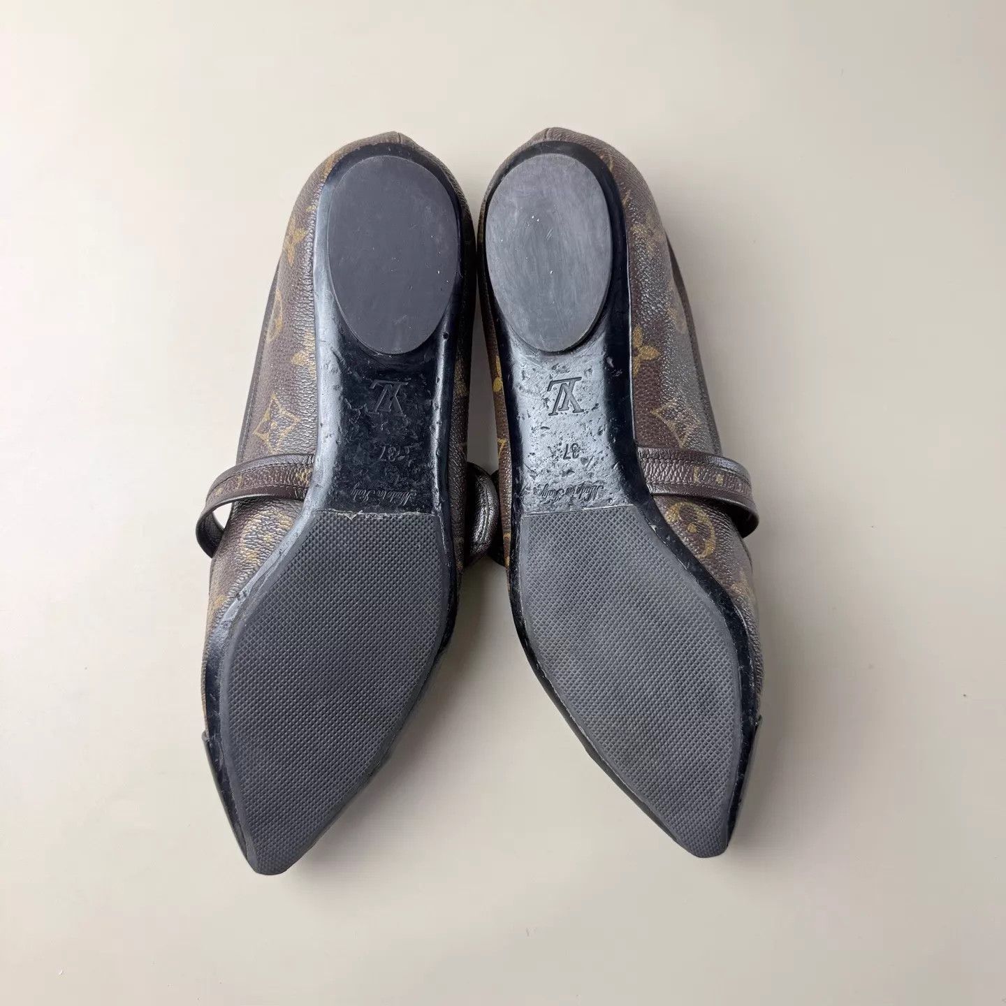 Louis Vuitton LV Monogram Gold Allover Low Heels 37 95 YLP4902 Size US 6.5 / IT 36.5 - 6 Thumbnail
