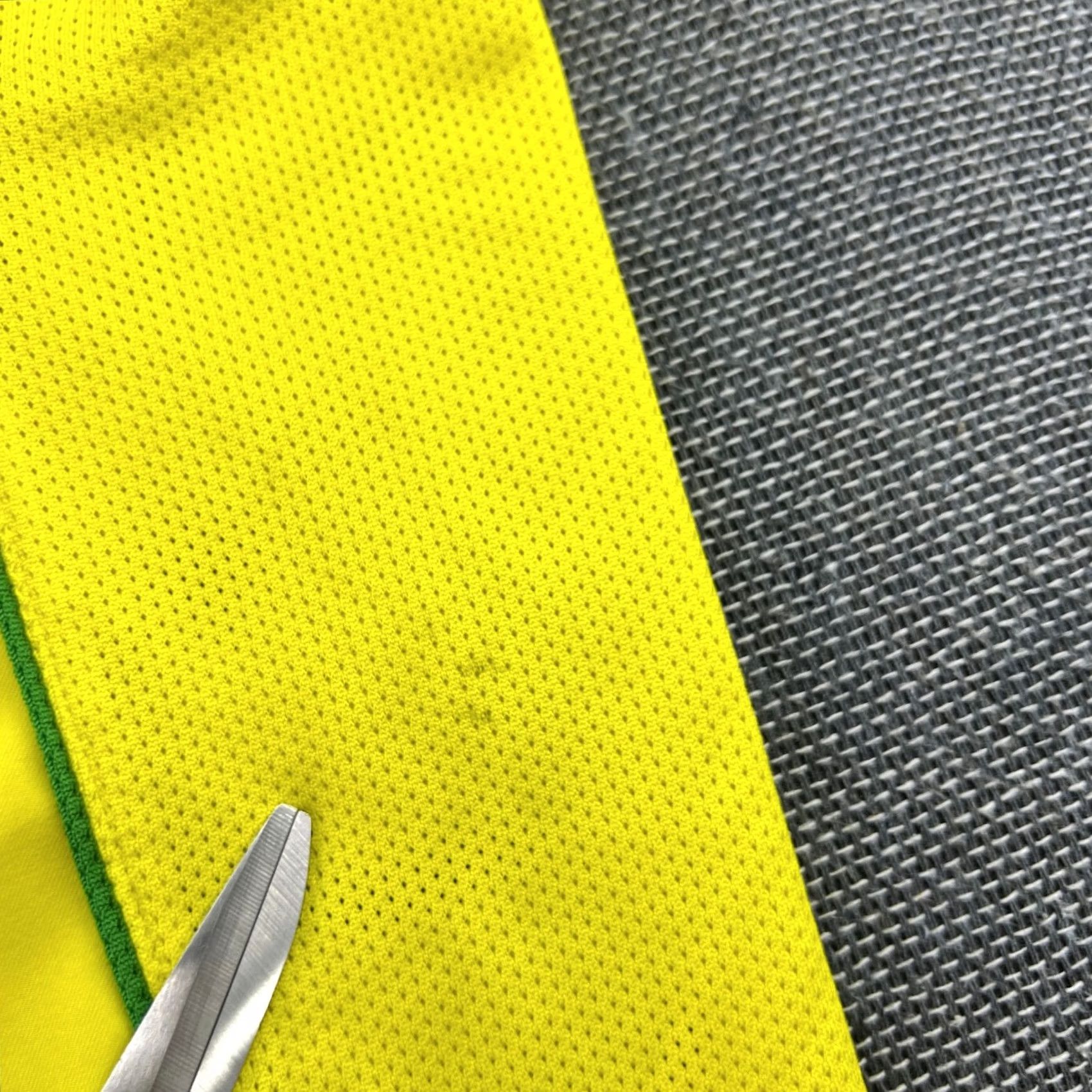 Nike Nike Brazil 2004 2005 2006 Home Mens Football Jersey Shirt Medium Yellow Total90 Size US M / EU 48-50 / 2 - 4 Thumbnail