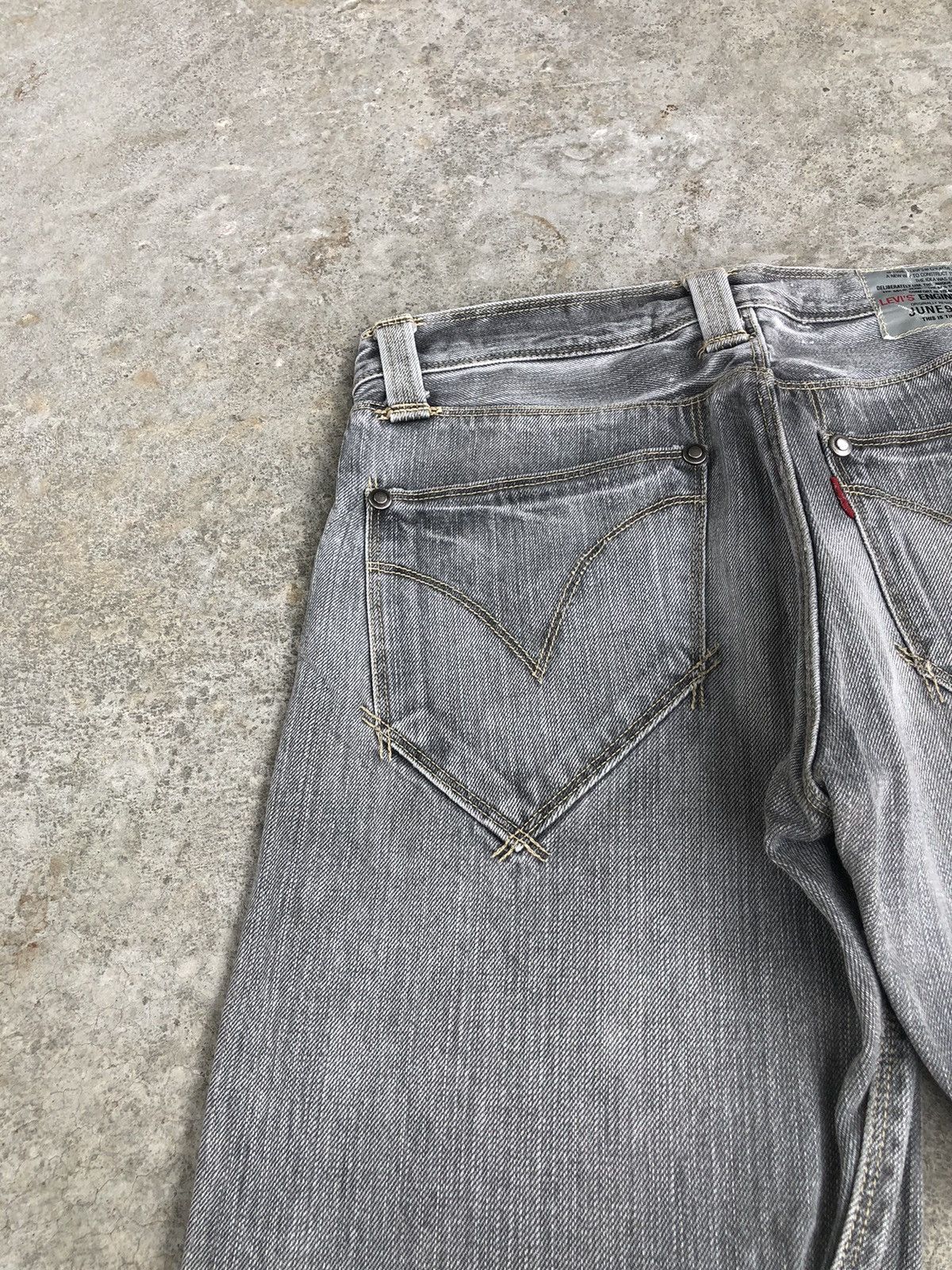 Levi's Y2k Levi’s Engineered Jeans Distressed Denim Size US 31 - 16 Thumbnail
