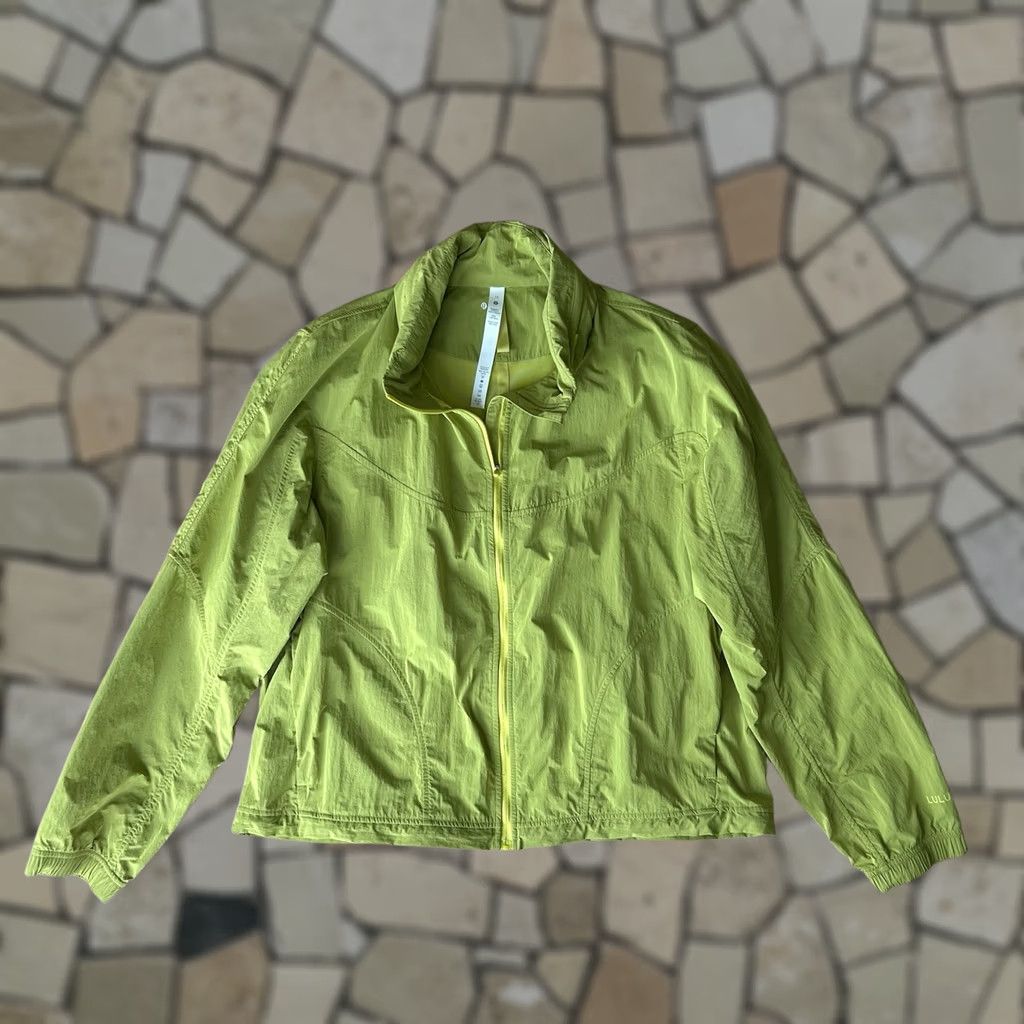 Lululemon Lightweight Hooded Jacket Yellow Serpentine Womens 12 Size XL / US 12-14 / IT 48-50 - 1 Thumbnail