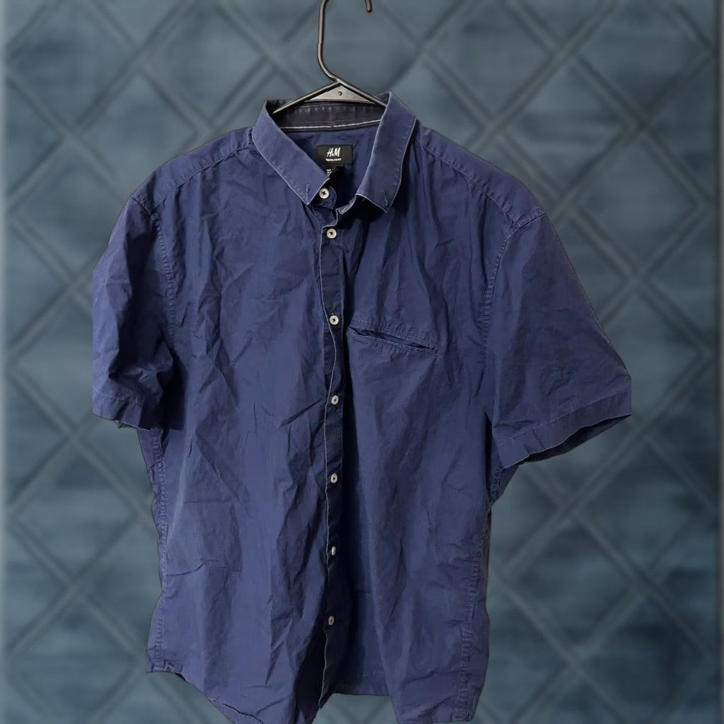H&M H&M Shirt XL Blue Short Sleeve Button-Down Regular Fit Mens Size US XL / EU 56 / 4 - 1 Thumbnail