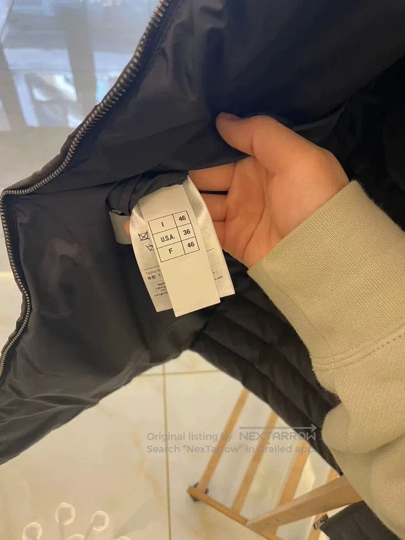 Valentino Valentino Down Size US S / EU 44-46 / 1 - 5 Thumbnail