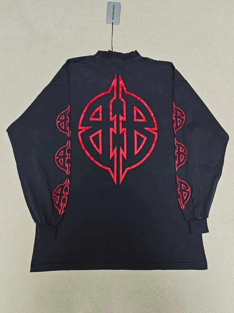 Balenciaga Balenciaga 23fw Bitcoin Totem Alien BB Old Long Sleeve-2506 Size US S / EU 44-46 / 1 - 2 Thumbnail