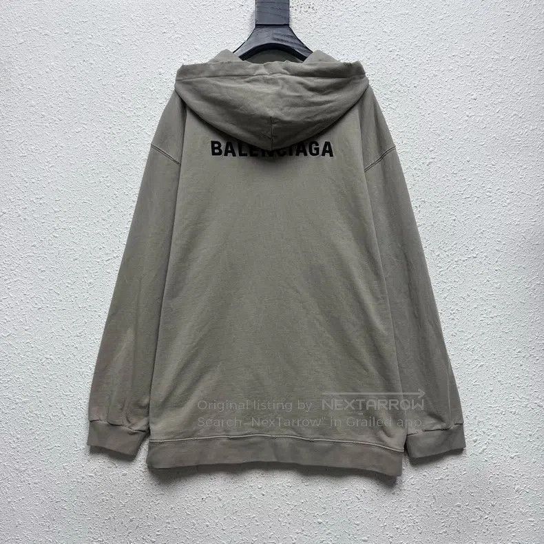 Balenciaga Balenciaga Small LOGO Embroidered Solid Color Sweatshirt Size US S / EU 44-46 / 1 - 2 Thumbnail