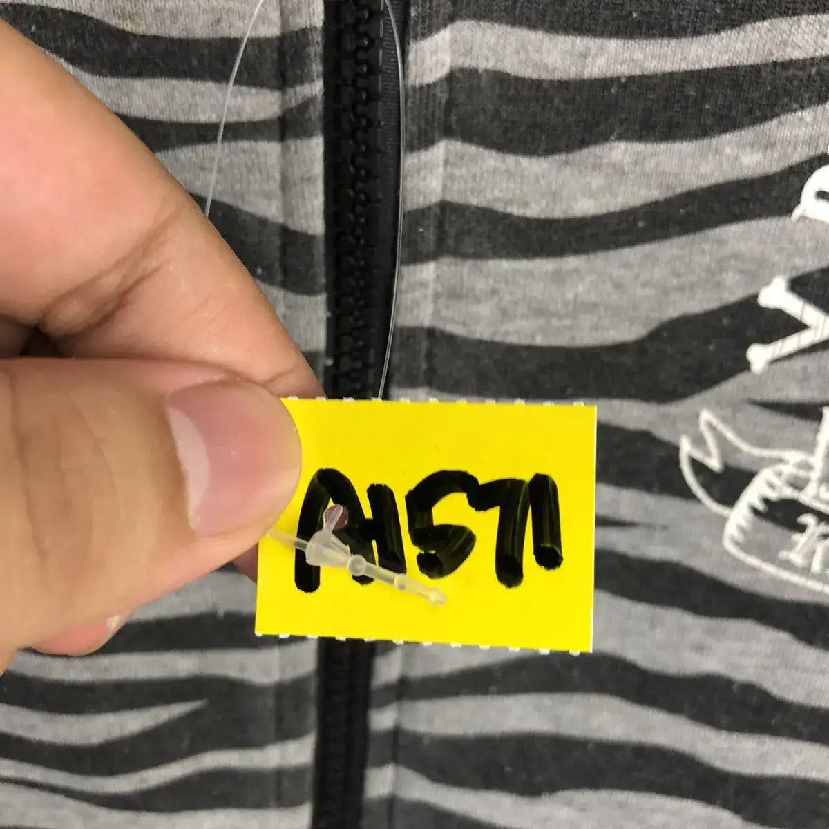 Japanese Brand DLL Bee Box Black Rays zebra Stripe skull Hoodie #A1571 Size US S / EU 44-46 / 1 - 13 Thumbnail