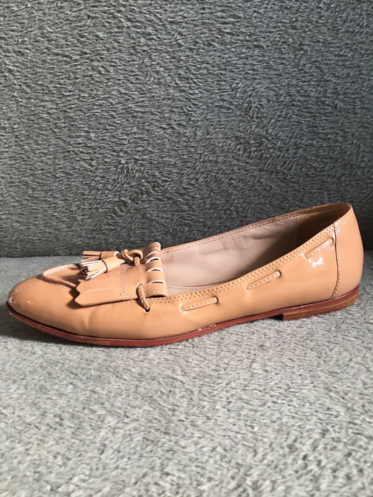Miu Miu MIU MIU Patent Leather Beige Moccasins Loafers EU37 Size US 7 / IT 37 - 9 Thumbnail
