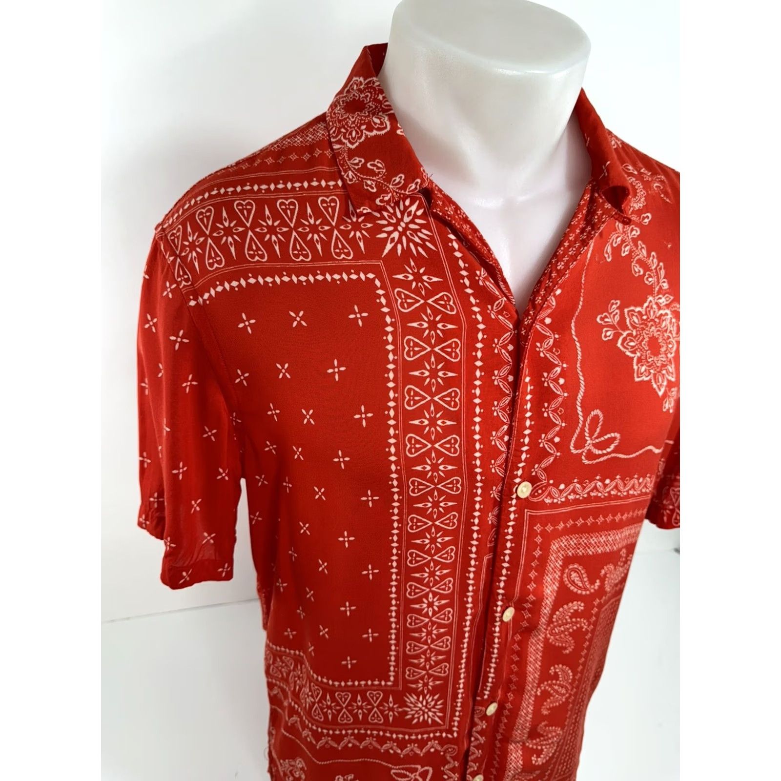 Allsaints ALL SAINTS Paisley Bandana Mens S Hawaiian Shirt Shirt Mens S Red Paisley Hawaiian Theme 90s Concert Womens Mens Girls Size US S / EU 44-46 / 1 - 2 Thumbnail