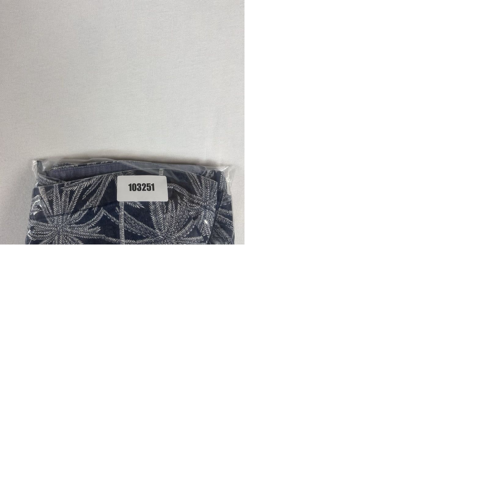 Gap Gap Shorts Mens 30 Indigo Palm Print Chambray 10" Inseam Vintage Fit Chin o Size US 30 / EU 46 - 9 Thumbnail
