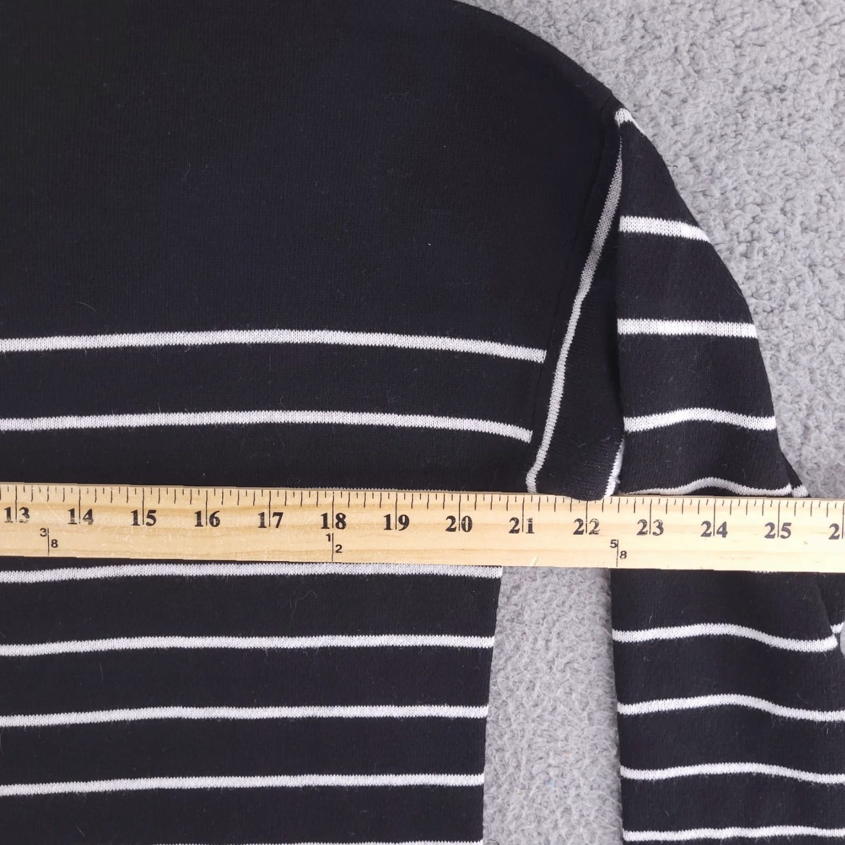 H&M H&M Sweater Women Small Black Knit Stripe Oversized 3/4 Sleeve Business Pullover, Regular Size, Womens, Knit, Striped, Vintage: No Size S / US 4 / IT 40 - 5 Thumbnail