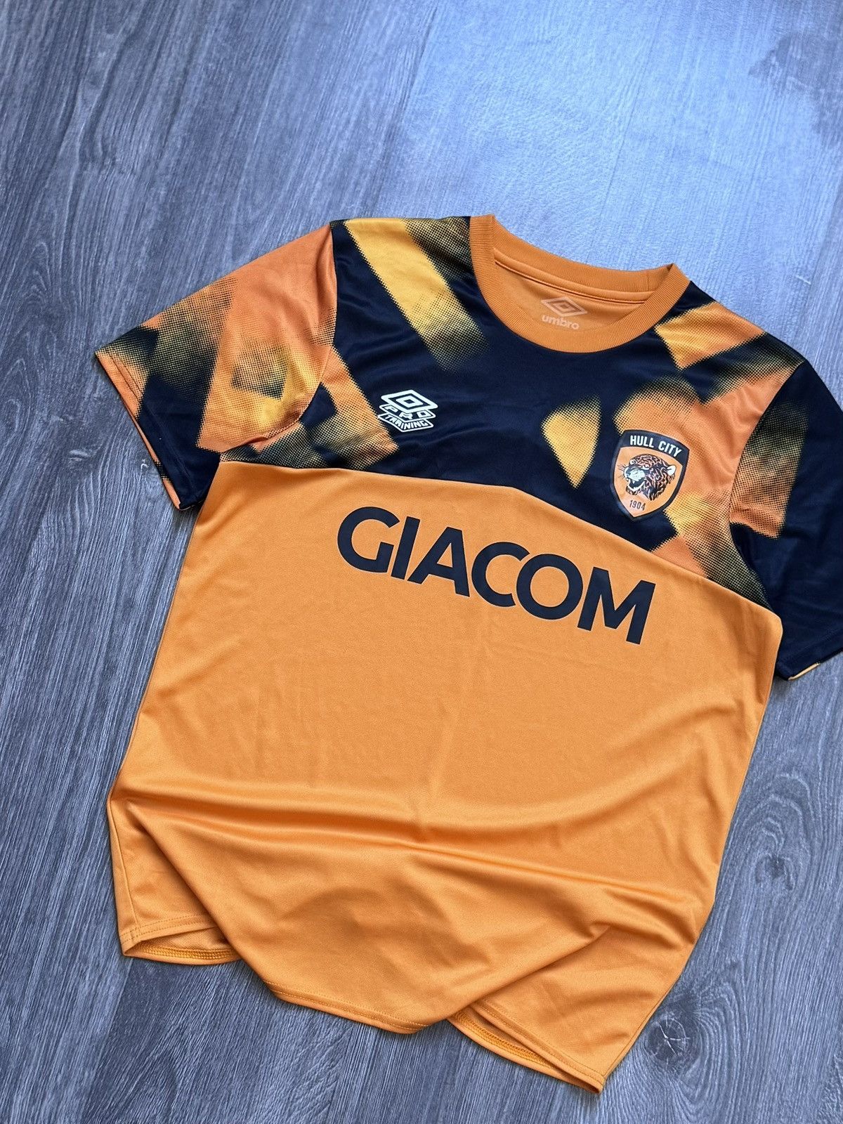 Umbro Vintage Umbro Hull City Soccer Jersey Y2K Drill Blokecore Size US M / EU 48-50 / 2 - 2 Thumbnail