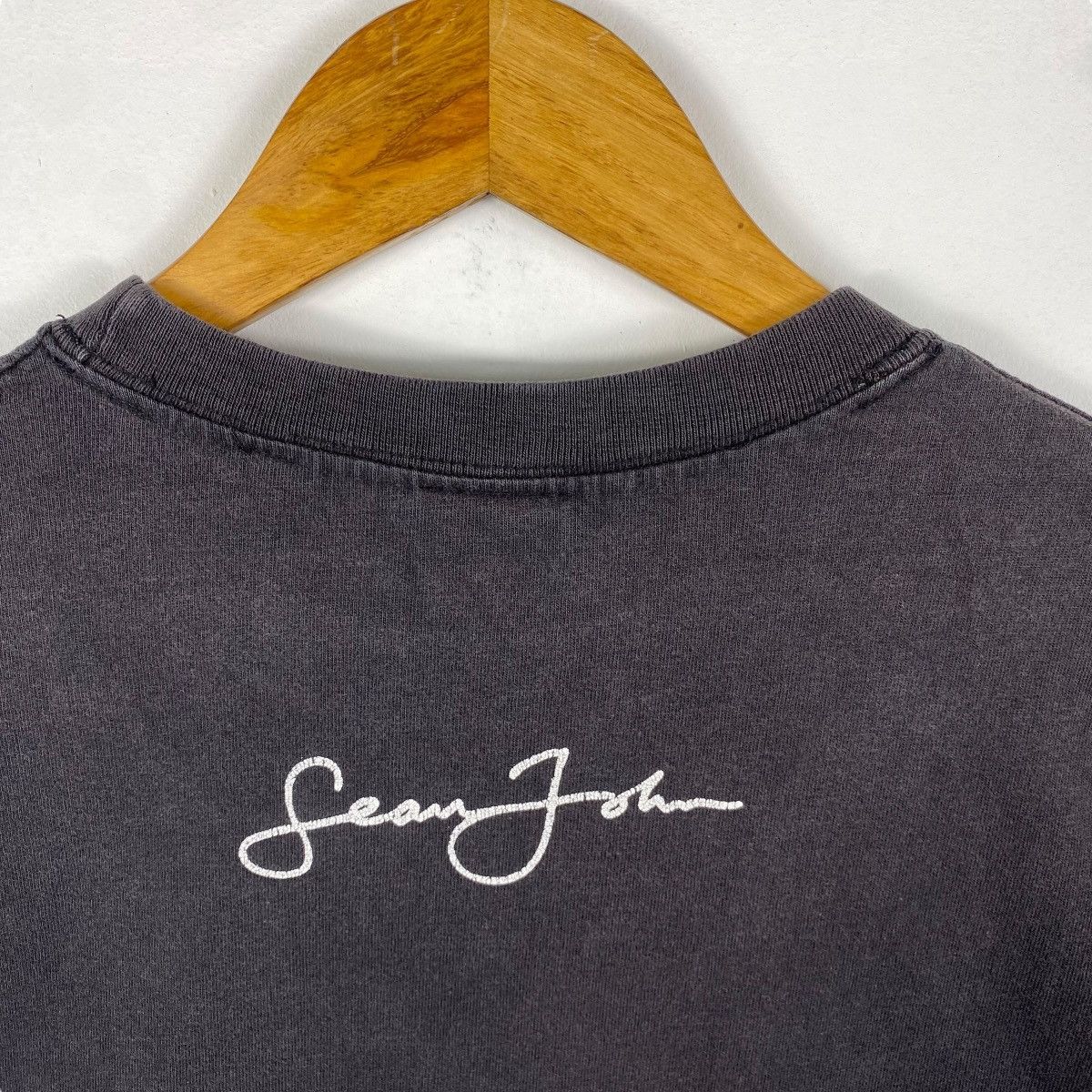 Sean John Vintage 00's SEAN JOHN World Tour Logo Graphic Faded Tee Size US XL / EU 56 / 4 - 6 Thumbnail