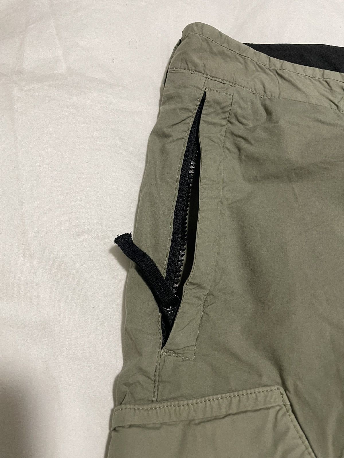 Stone Island Stone Island compass-motif cargo shorts Size US 32 / EU 48 - 5 Thumbnail