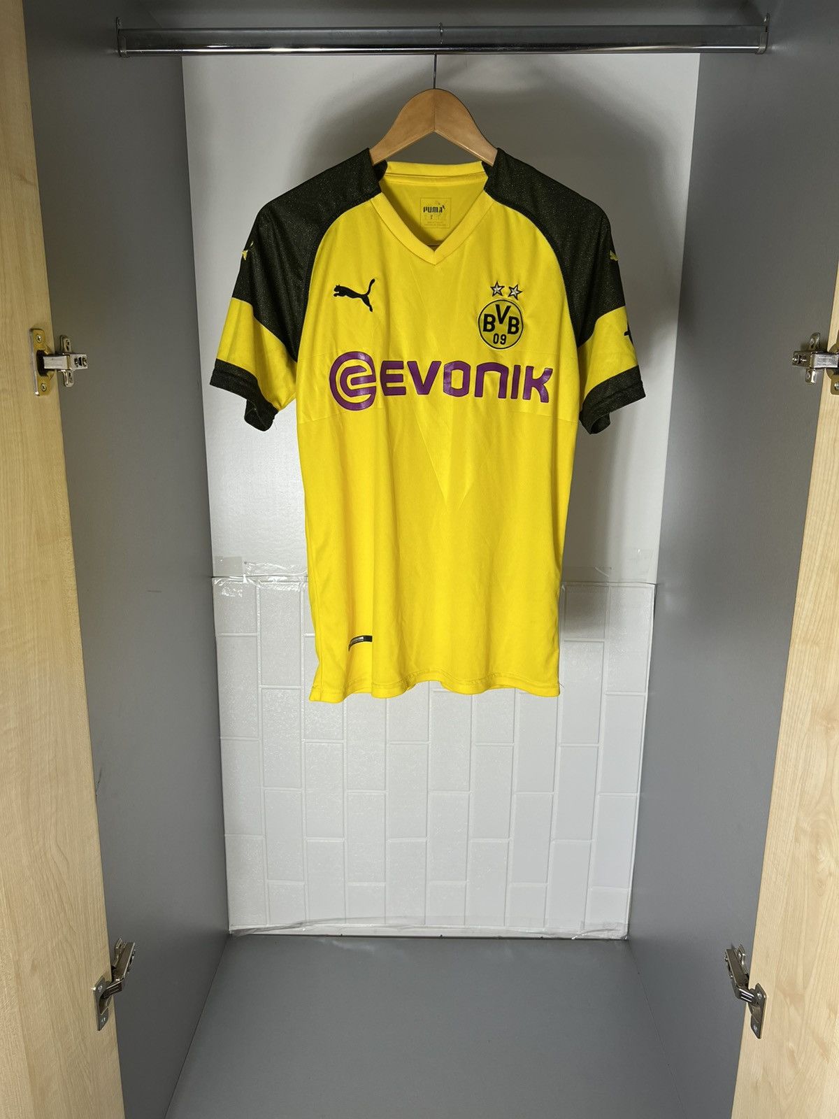 Puma VINTAGE PUMA FC BORUSSIA DORTMUND GERMANY SOCCER JERSEY RETRO Y2K 90s Size US S / EU 44-46 / 1 - 5 Thumbnail