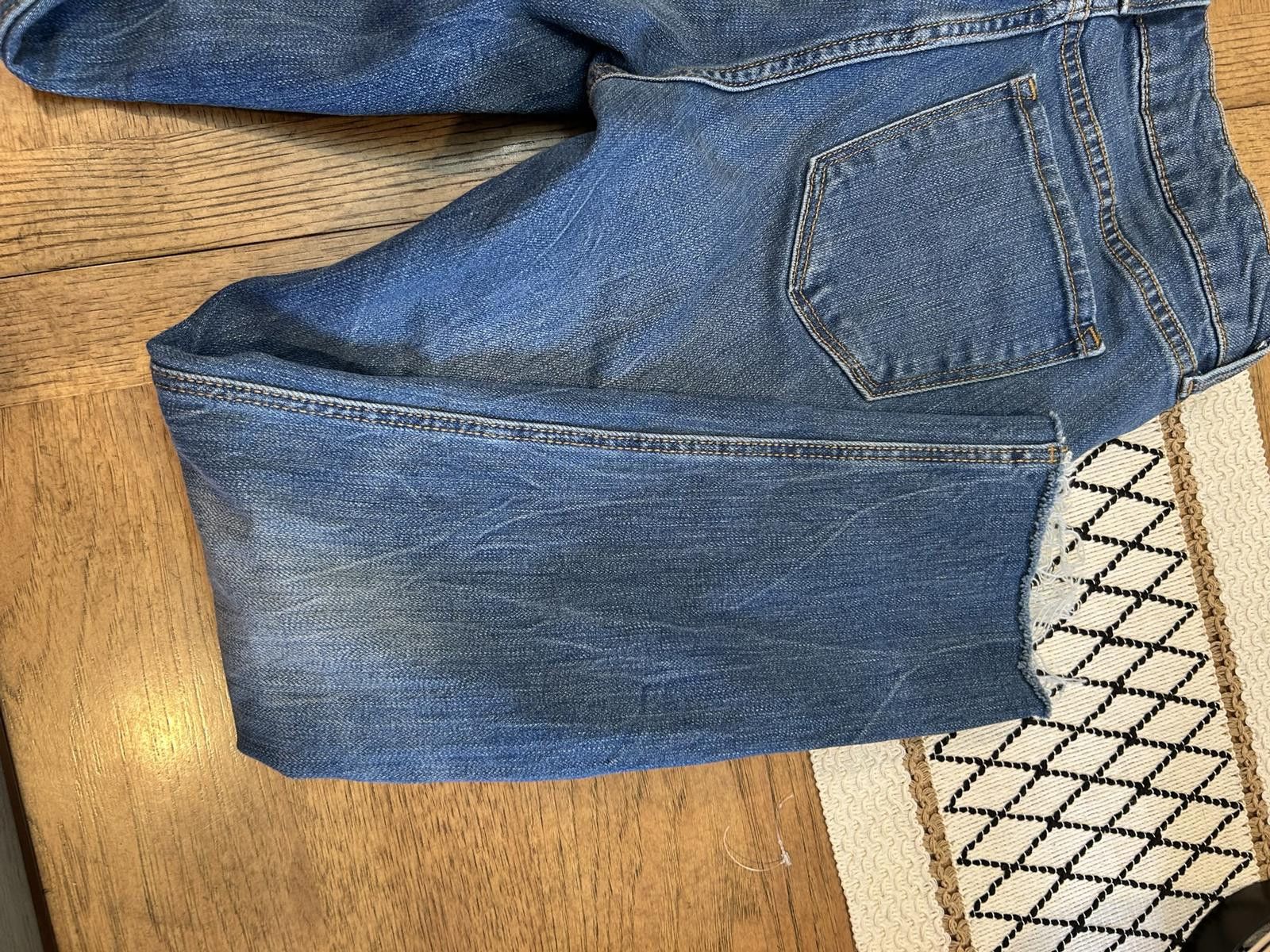 Old Navy Old Navy Power Straight High Rise Jeans Size 32" / US 10 / IT 46 - 6 Thumbnail