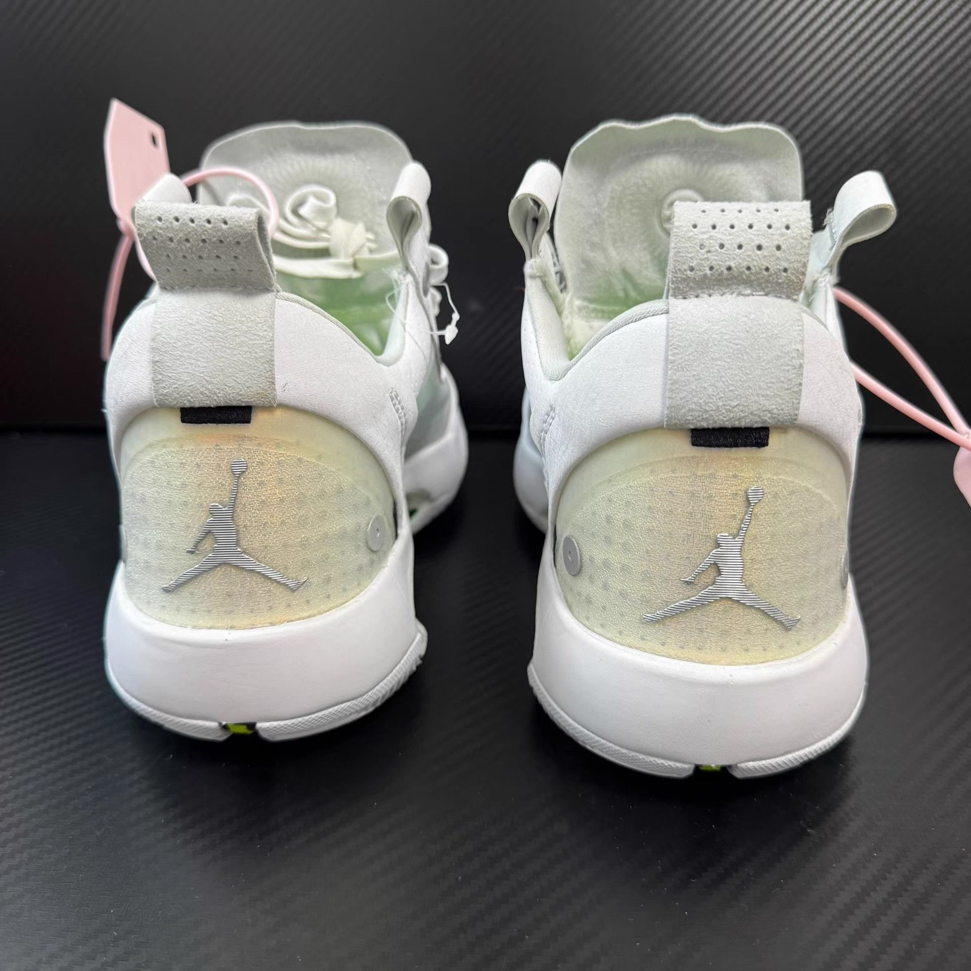 Nike Air Jordan 34 Q11 Size US 7.5 / EU 40-41 - 2 Thumbnail