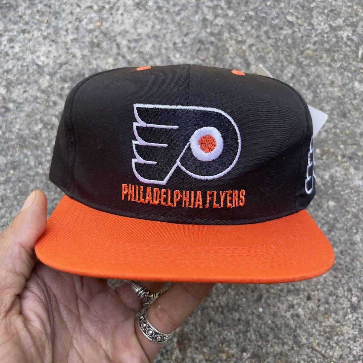 MLB × Vintage BNWT Vintage 90s PHILADELPHIA FLYERS HAT Size ONE SIZE - 1 Thumbnail
