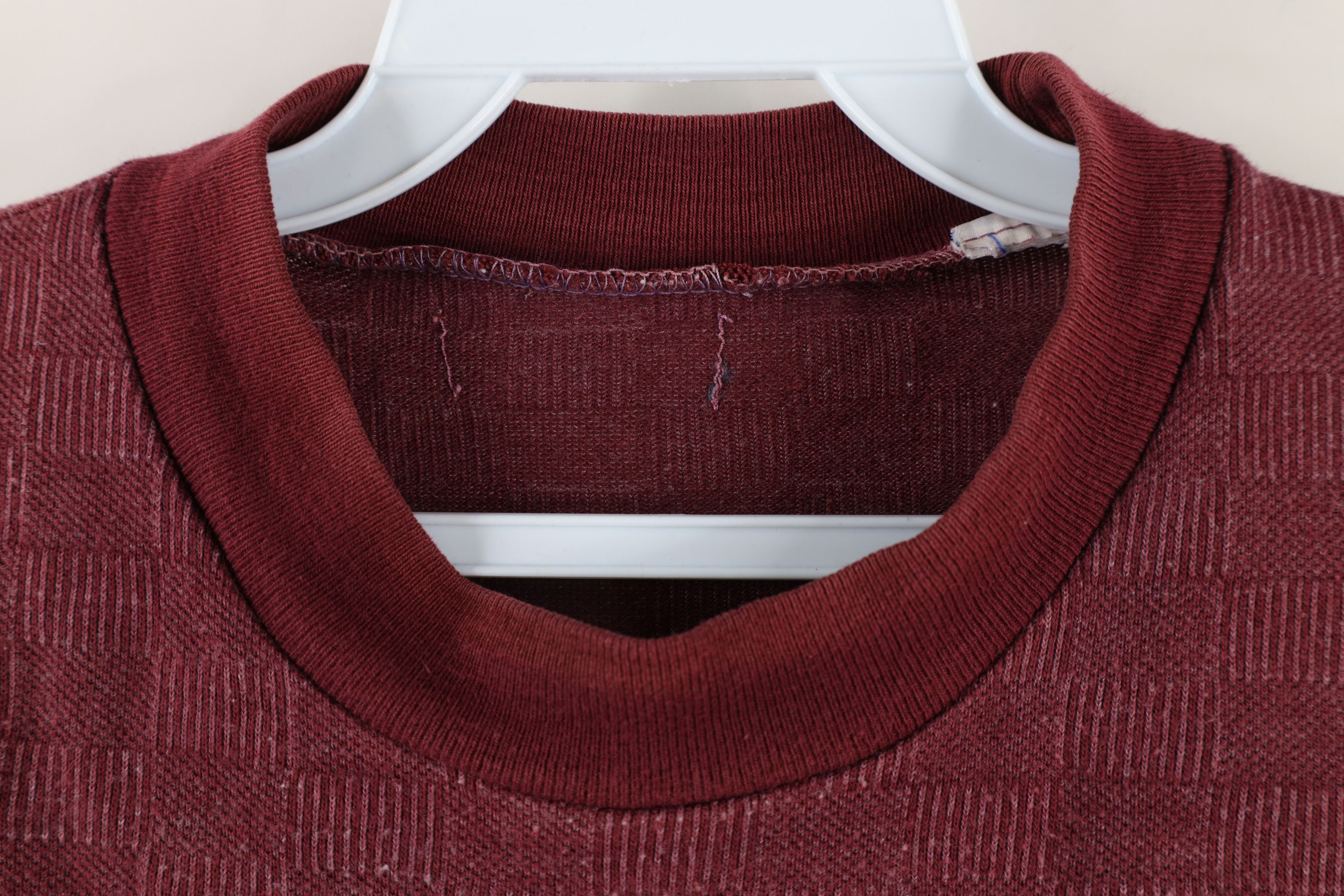 Vintage Vintage 90s Streetwear Fit Checkered Knit Pocket T-Shirt Red Size US L / EU 52-54 / 3 - 5 Thumbnail