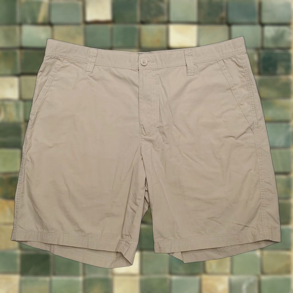 Vintage Columbia Shorts Mens 36 Khaki Light Weight Travel Chinos Outdoors Hiking Casual Beige Cotton Blend Shirt? Size US 36 / EU 52 - 1 Thumbnail